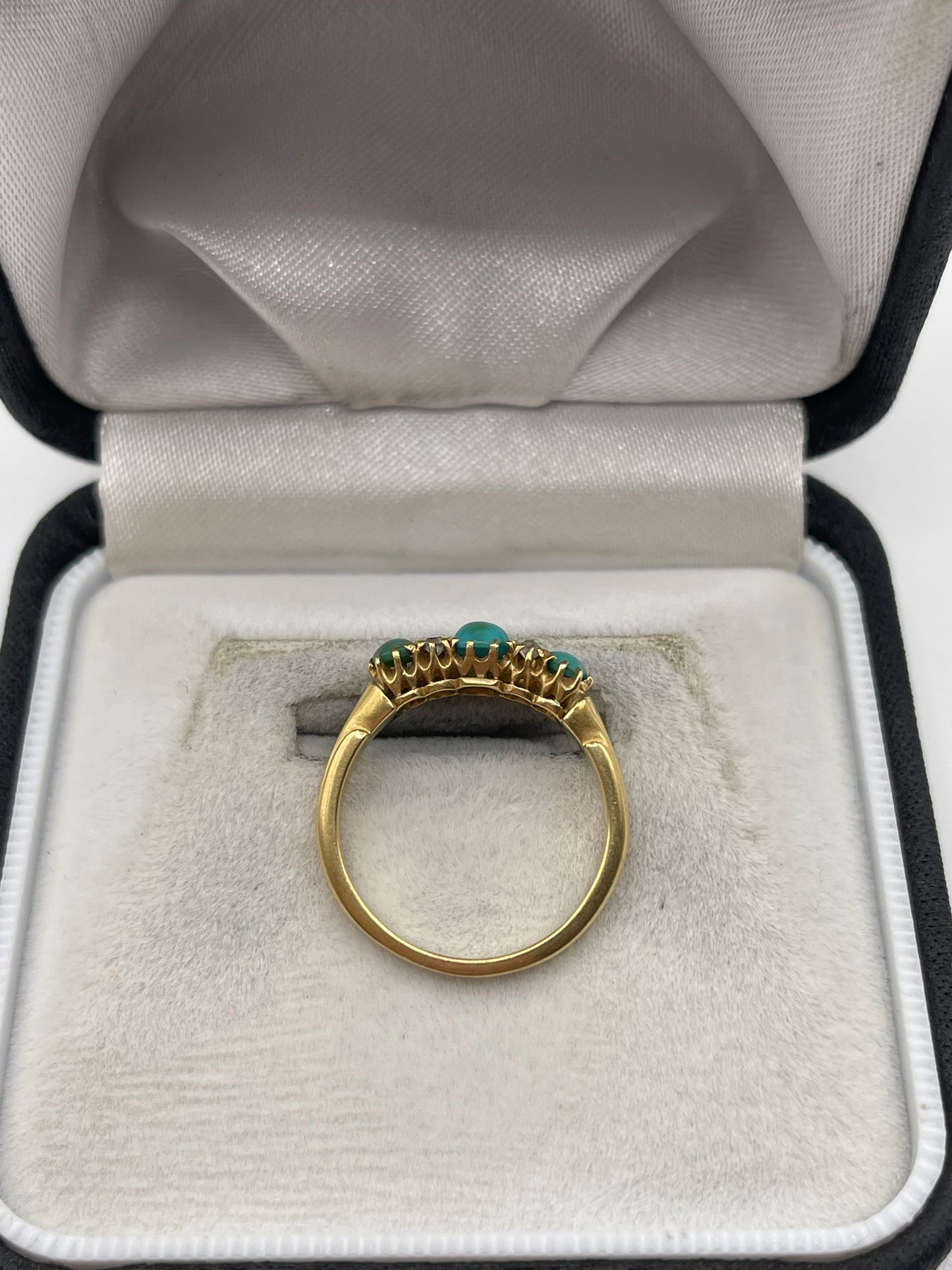 Antique 18ct gold turquoise and diamond ring