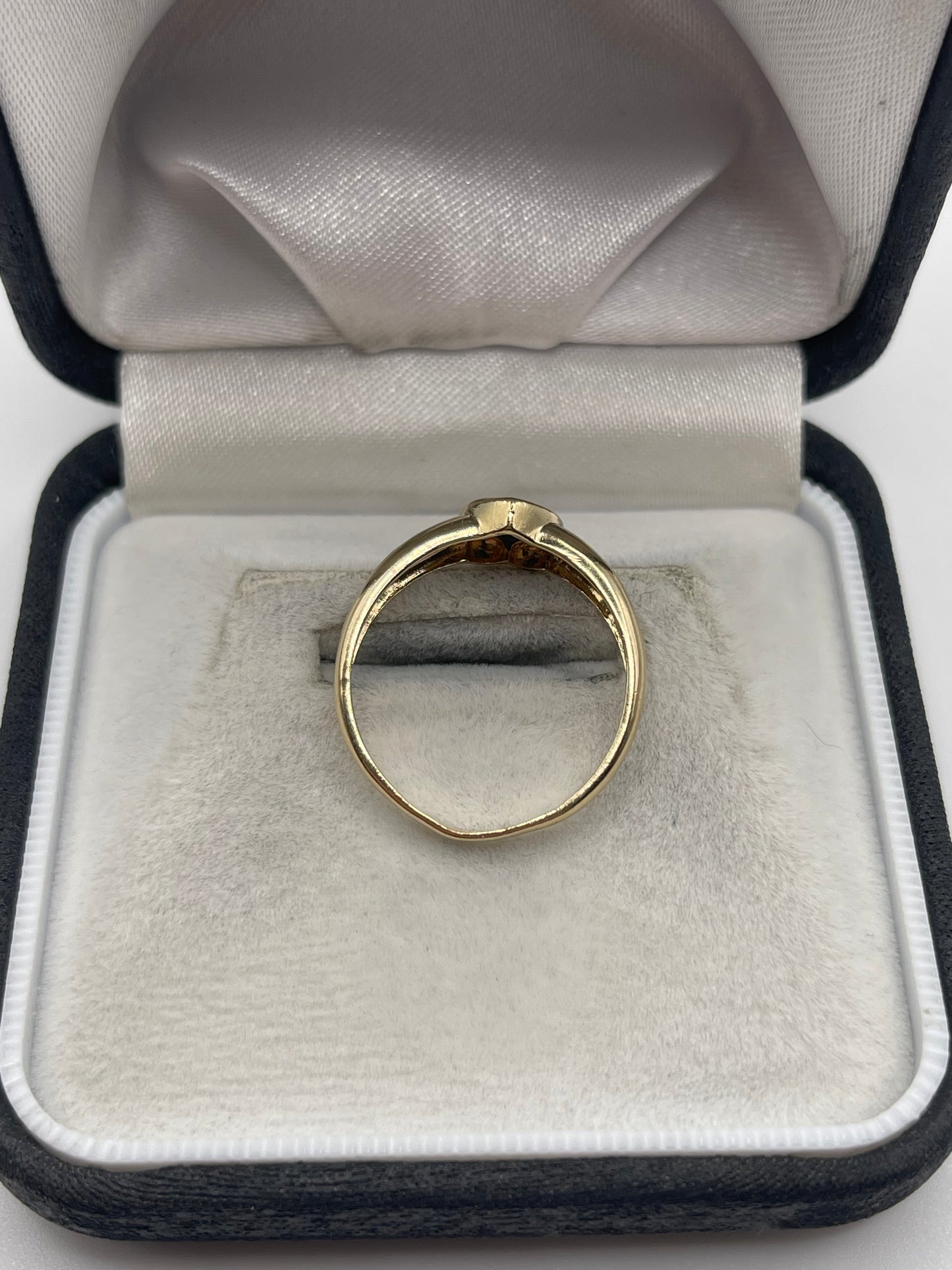 9ct gold sapphire and diamond ring