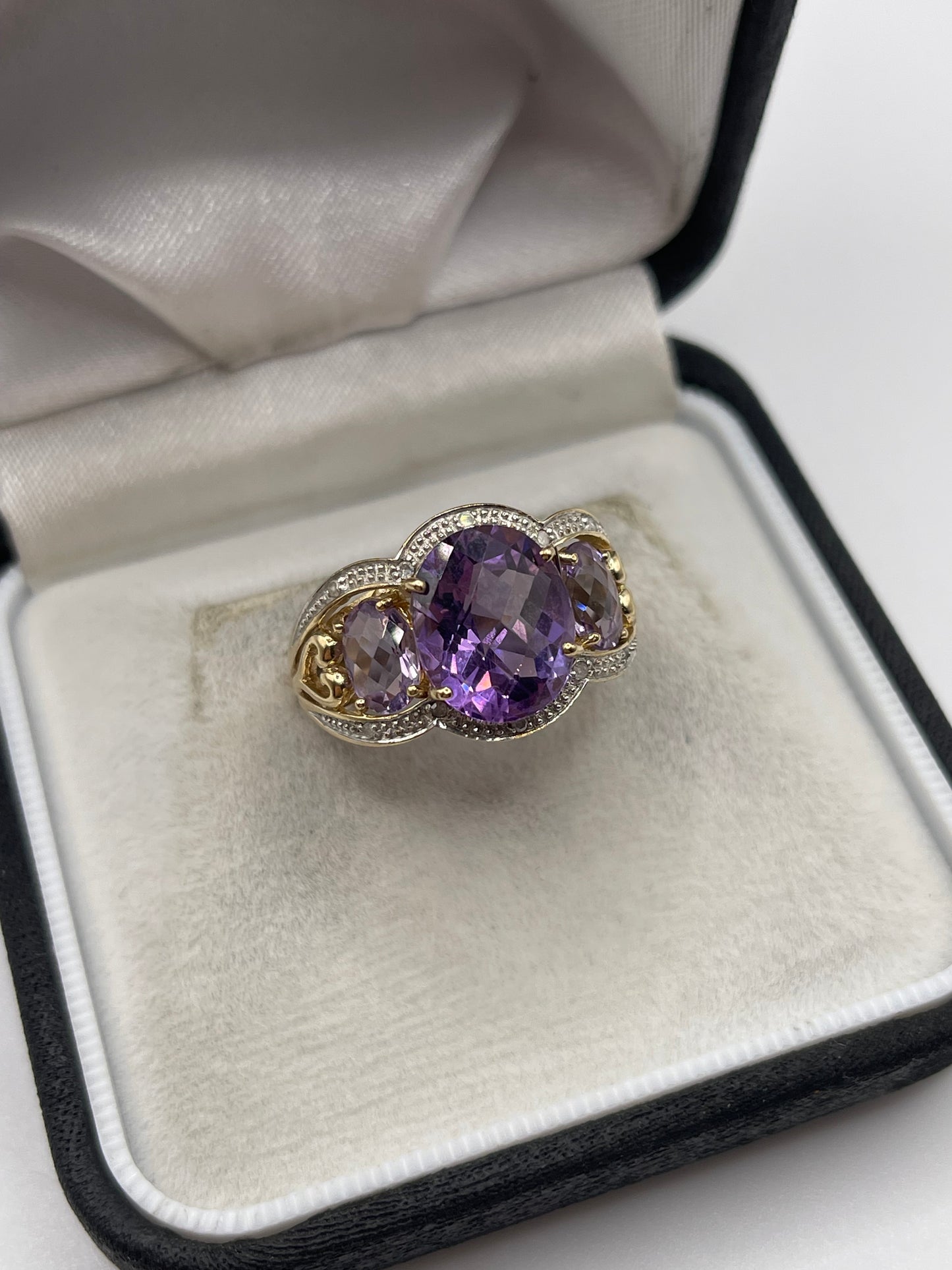 9ct gold amethyst and diamond ring