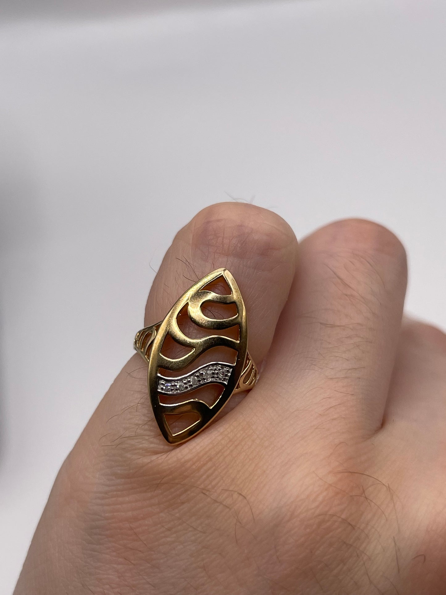 9ct gold diamond ring