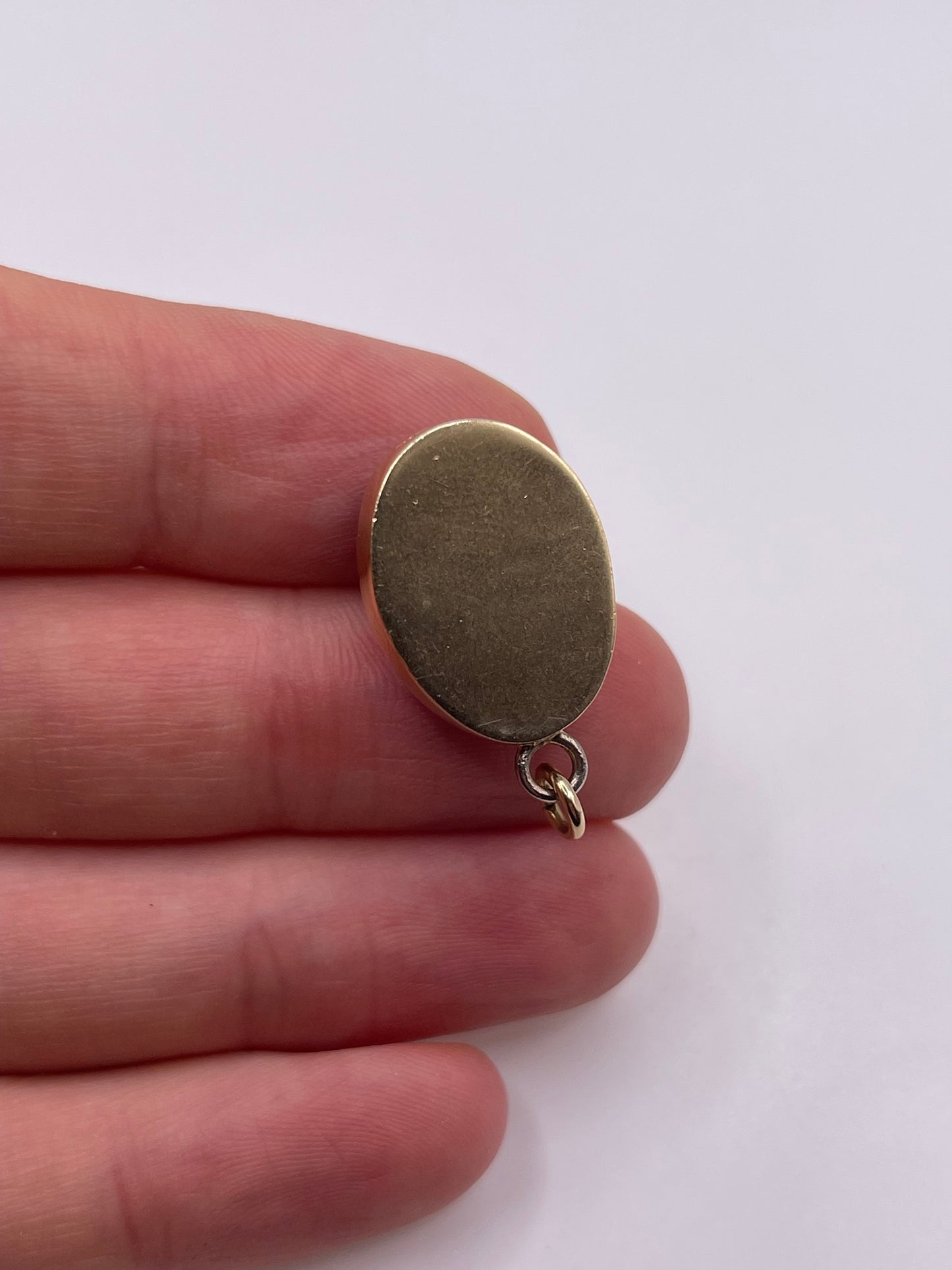 9ct gold cabochon amethyst pendant