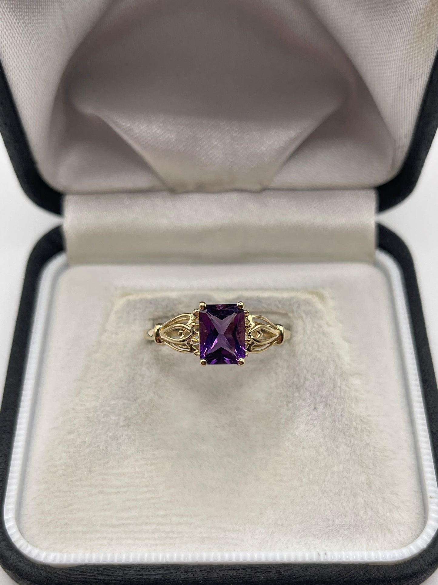 9ct gold amethyst ring