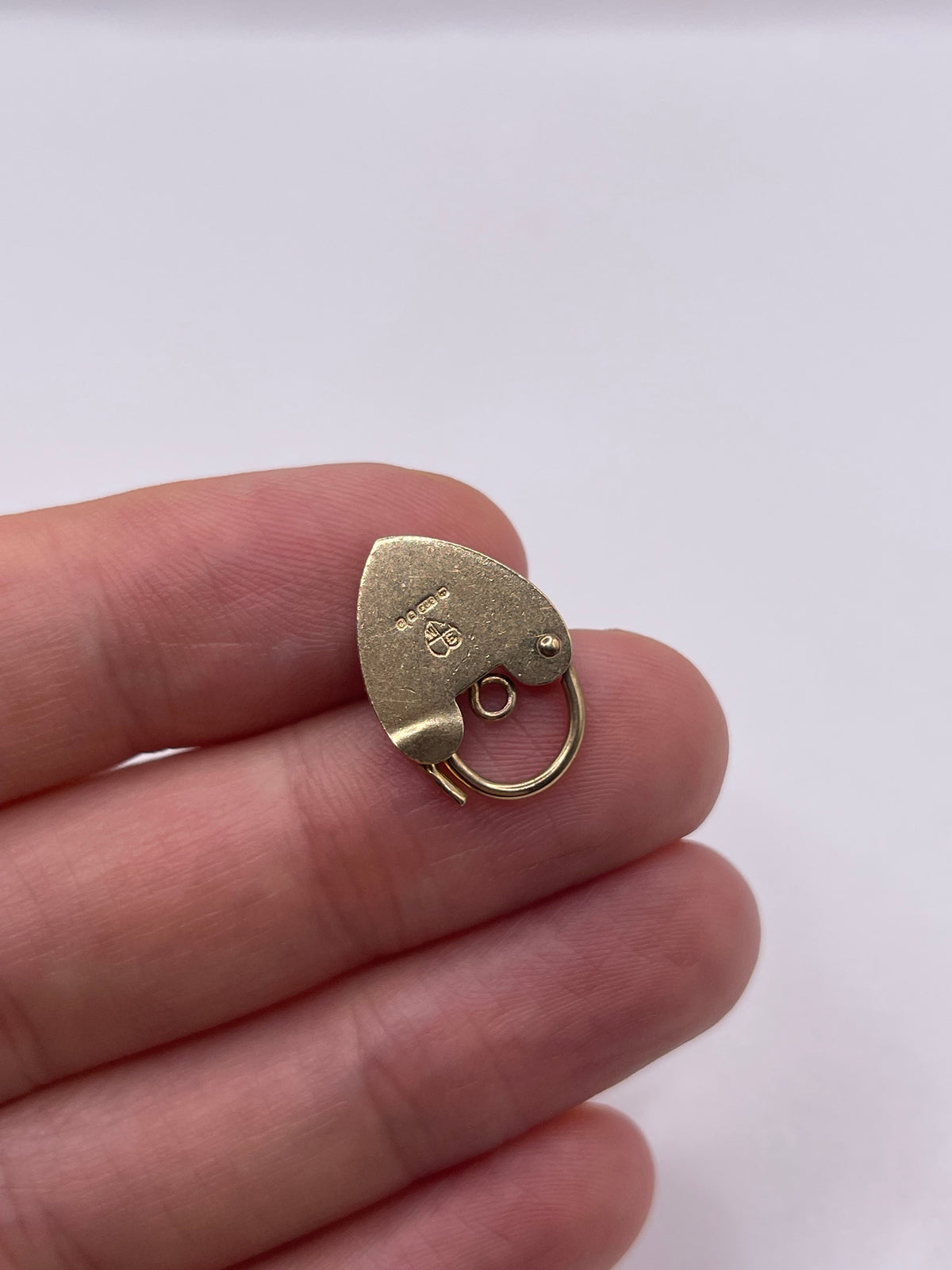 9ct gold padlock 17
