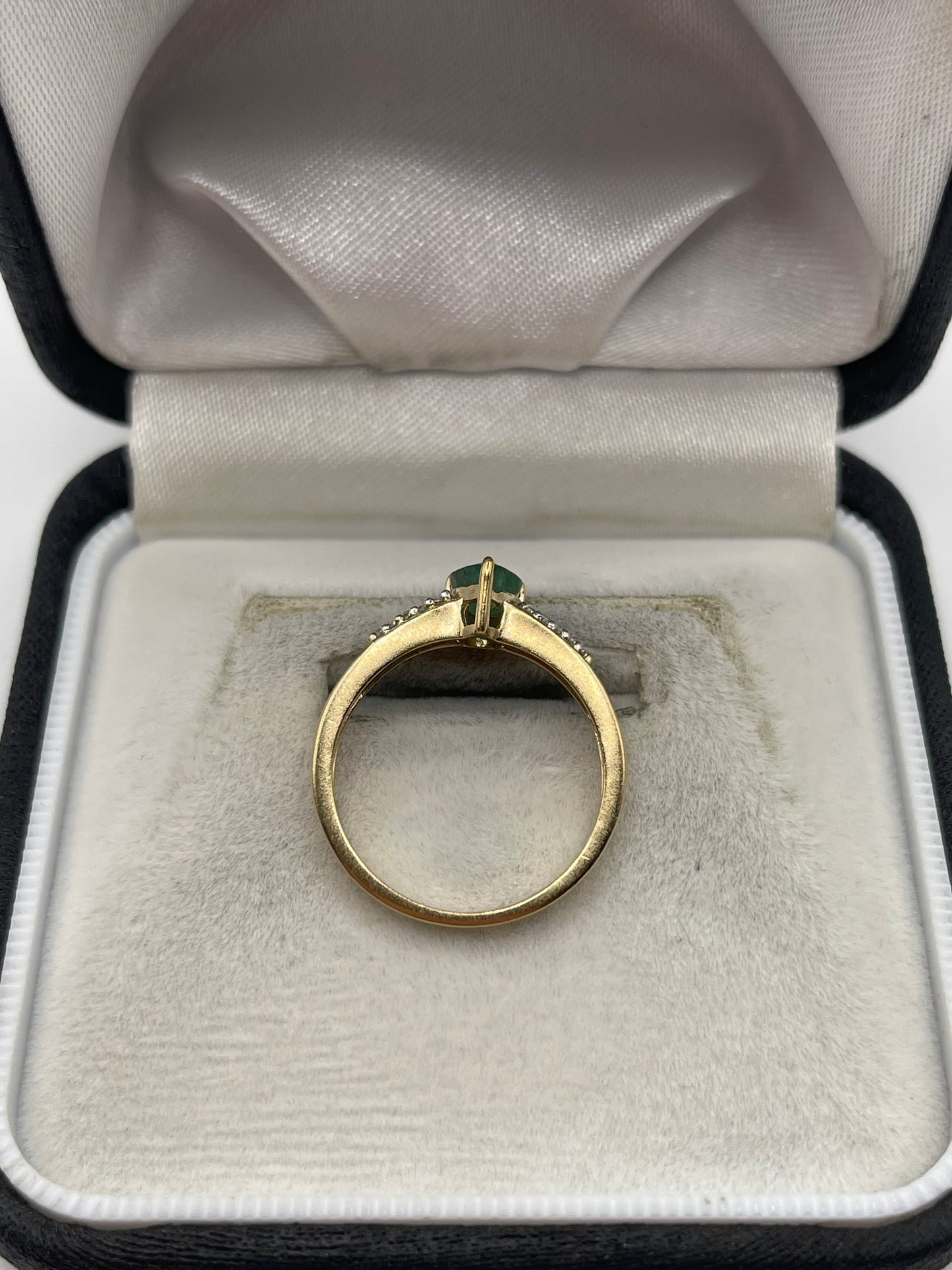9ct gold emerald and diamond ring