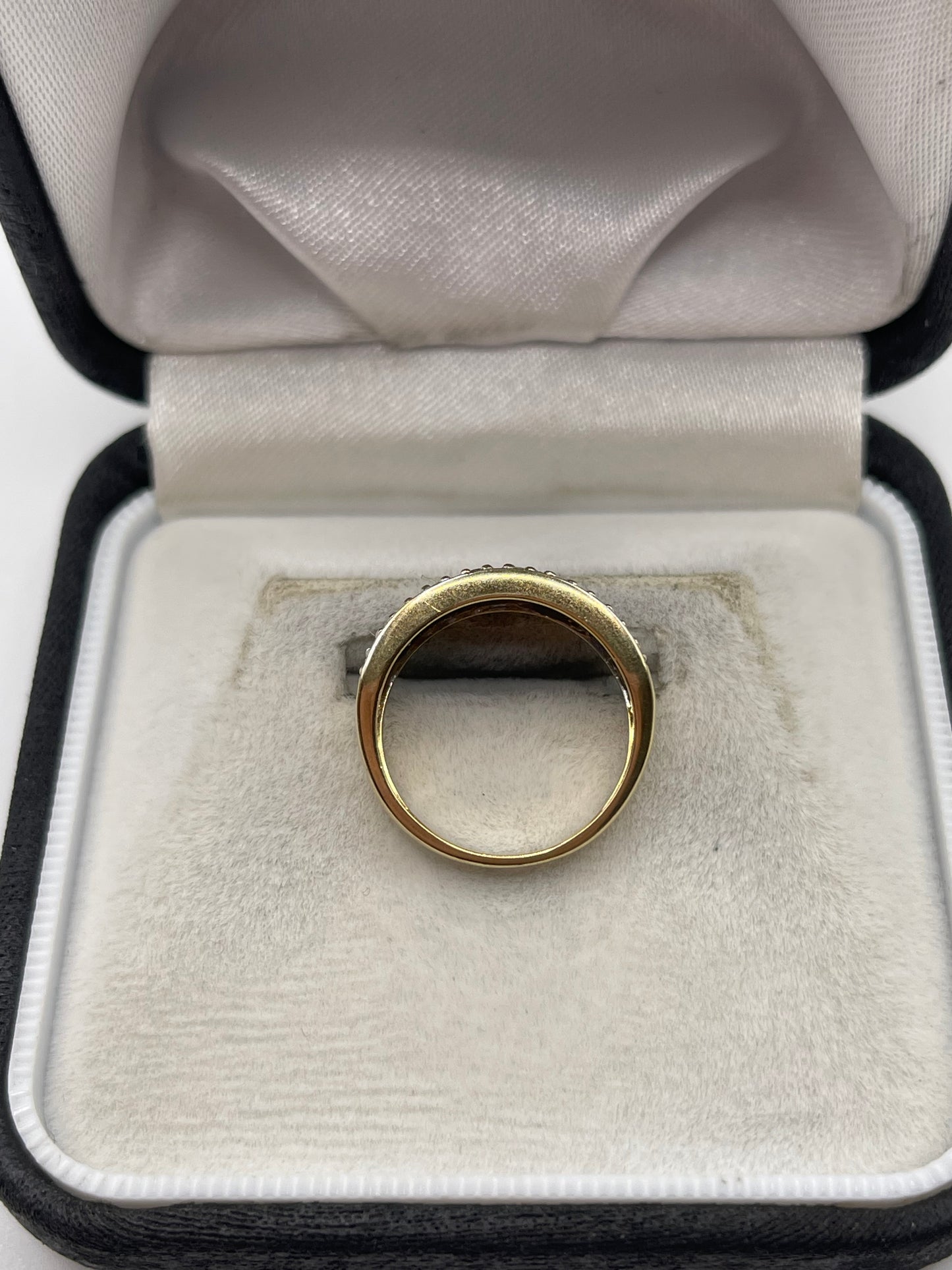 9ct gold tanzanite and diamond ring
