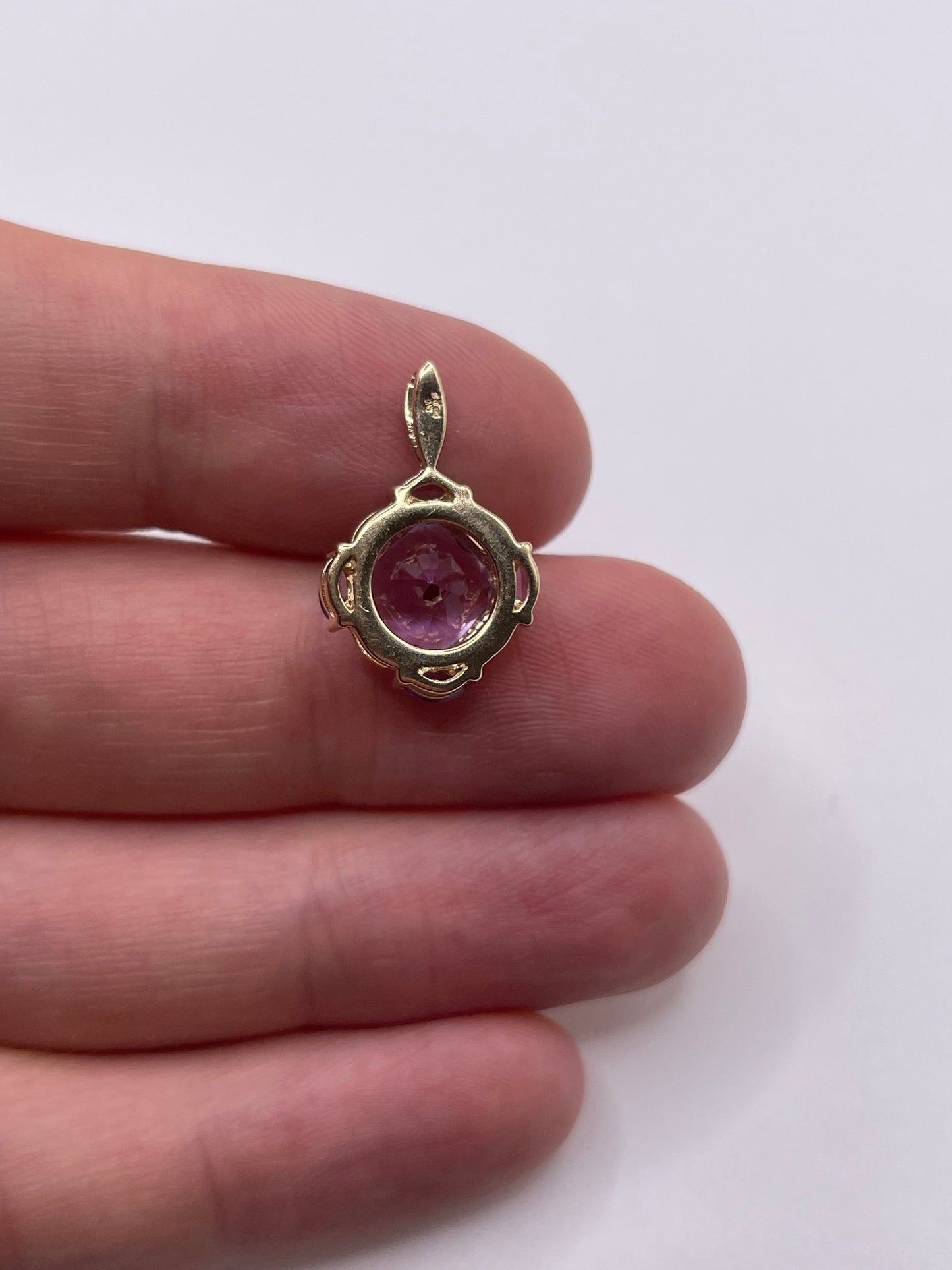 9ct gold amethyst and diamond pendant