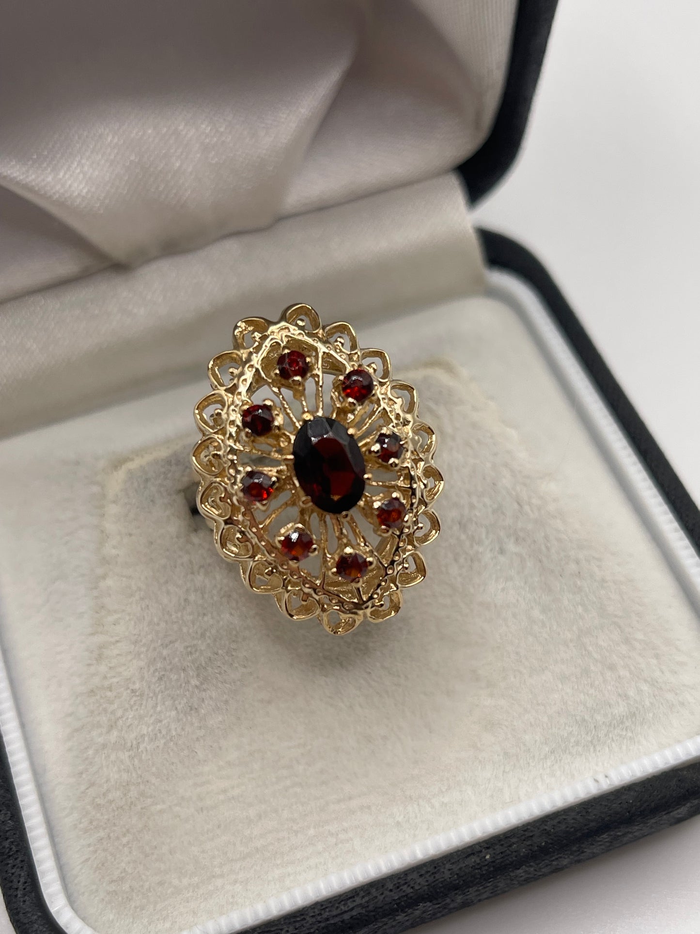 9ct gold garnet cluster ring