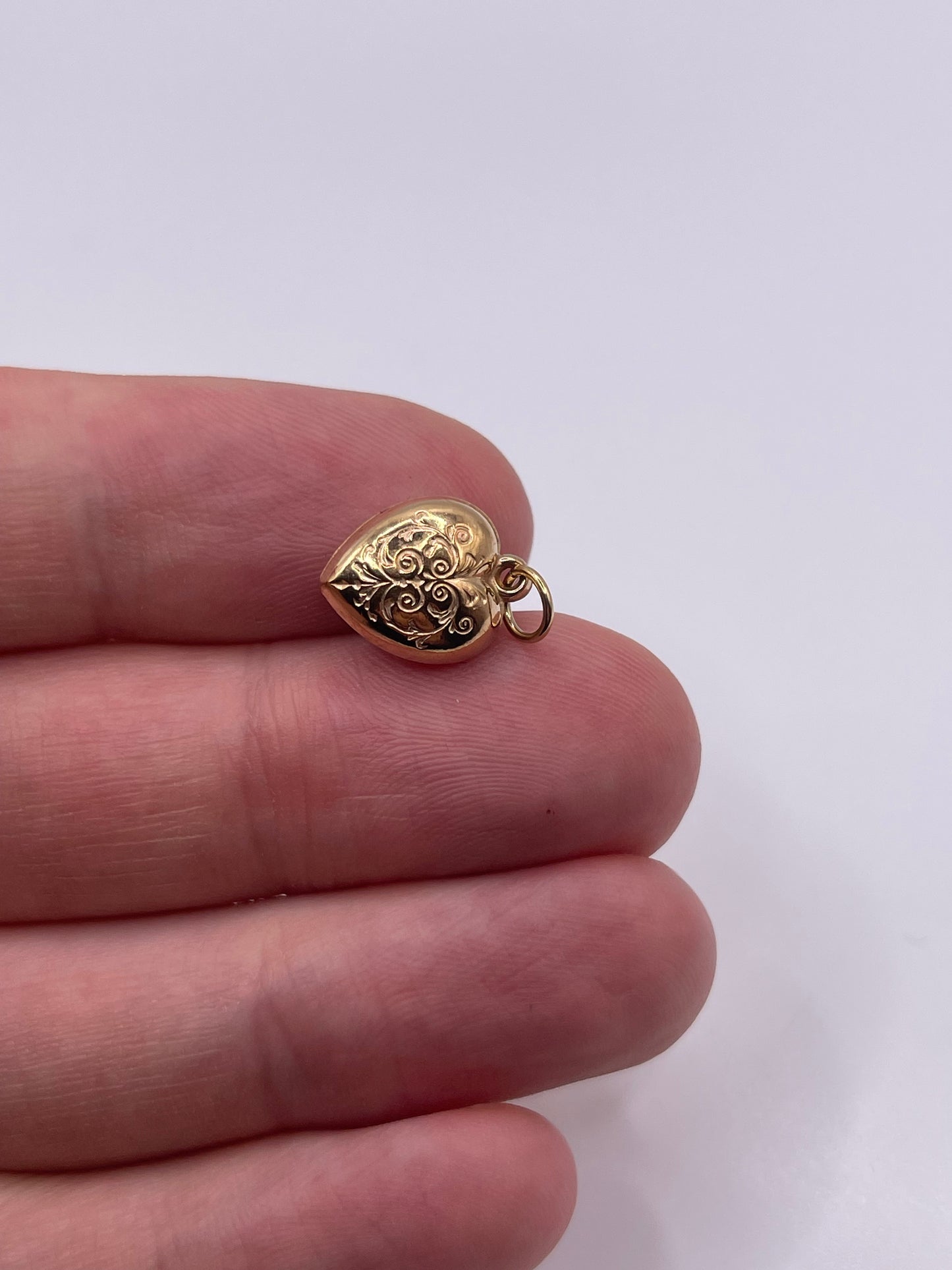 9ct gold heart charm
