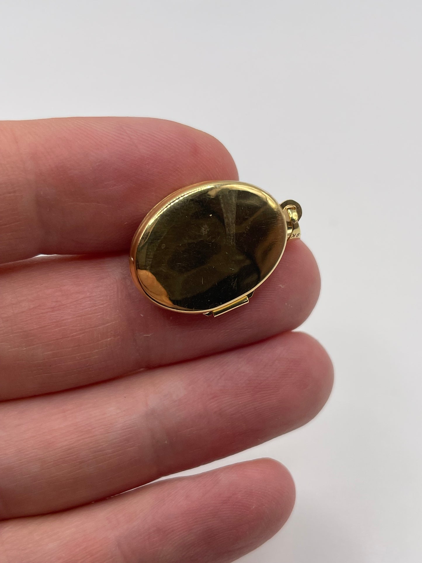 9ct gold locket