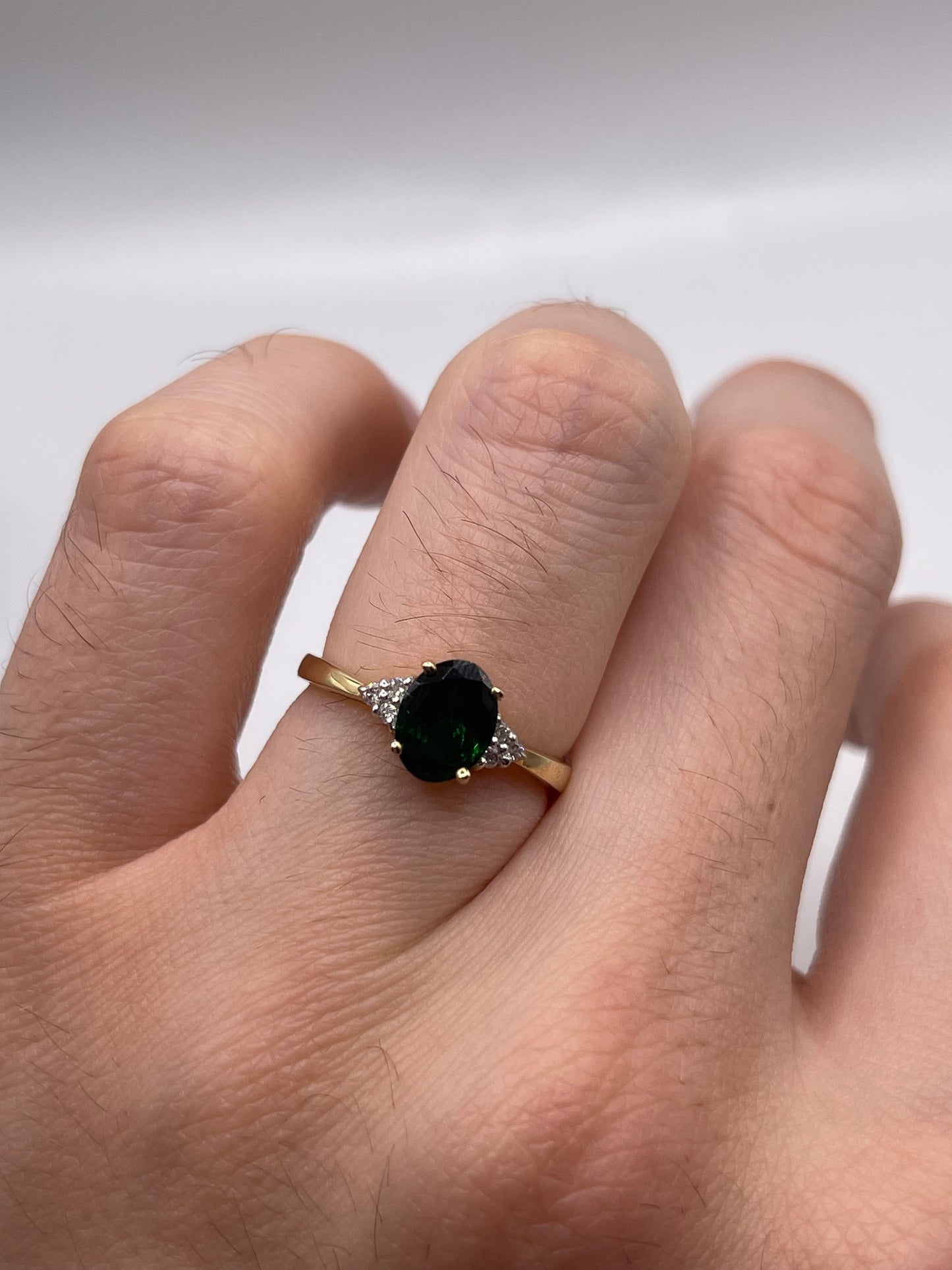 9ct gold diopside and diamond ring