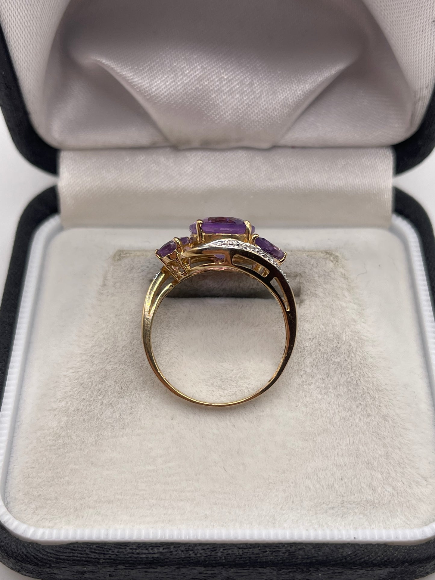 9ct gold amethyst and diamond ring