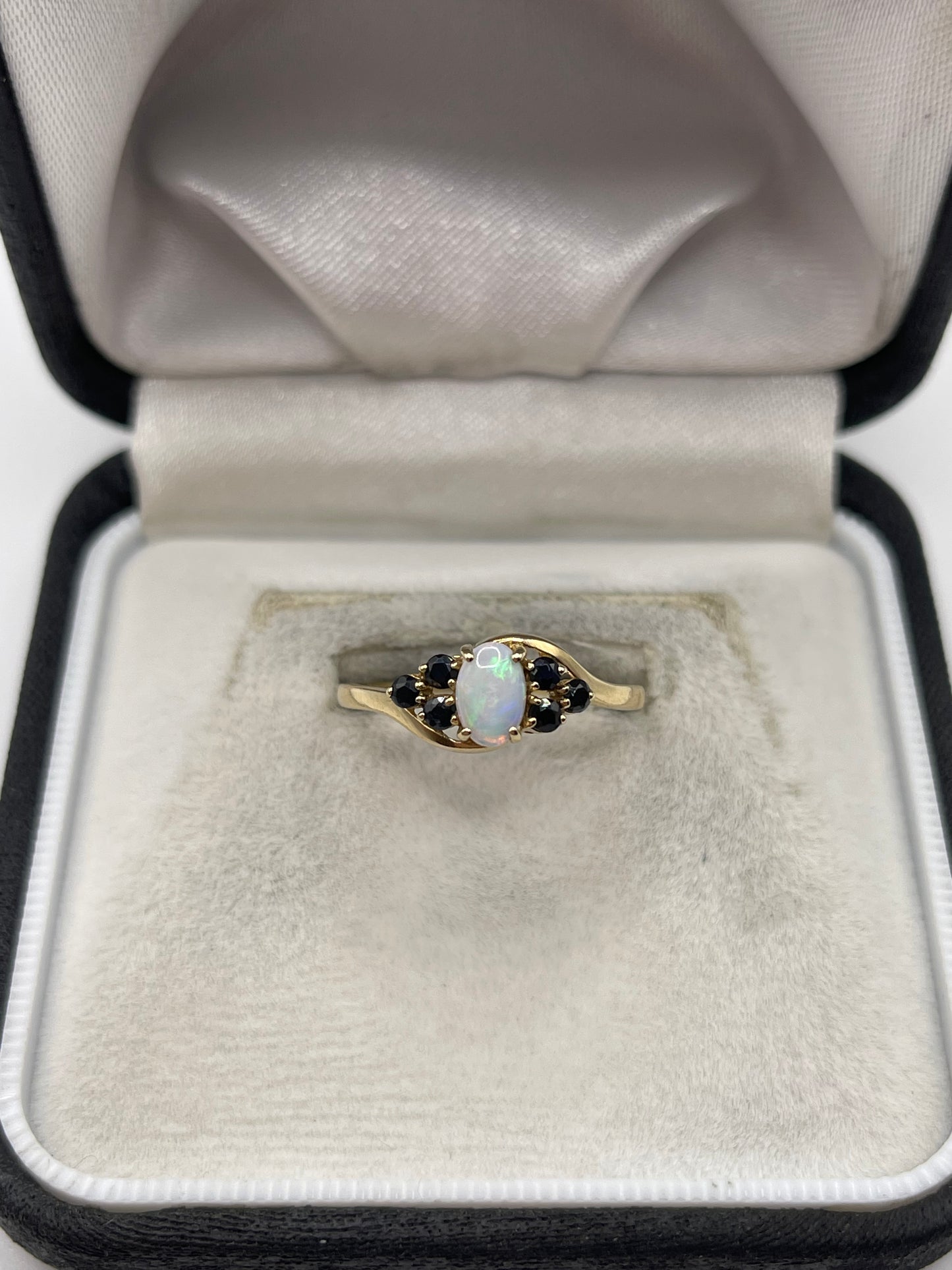 9ct gold opal and sapphire ring