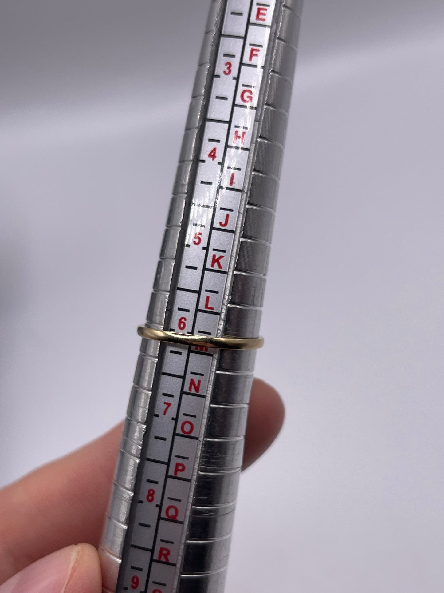 9ct gold blue topaz and diamond ring