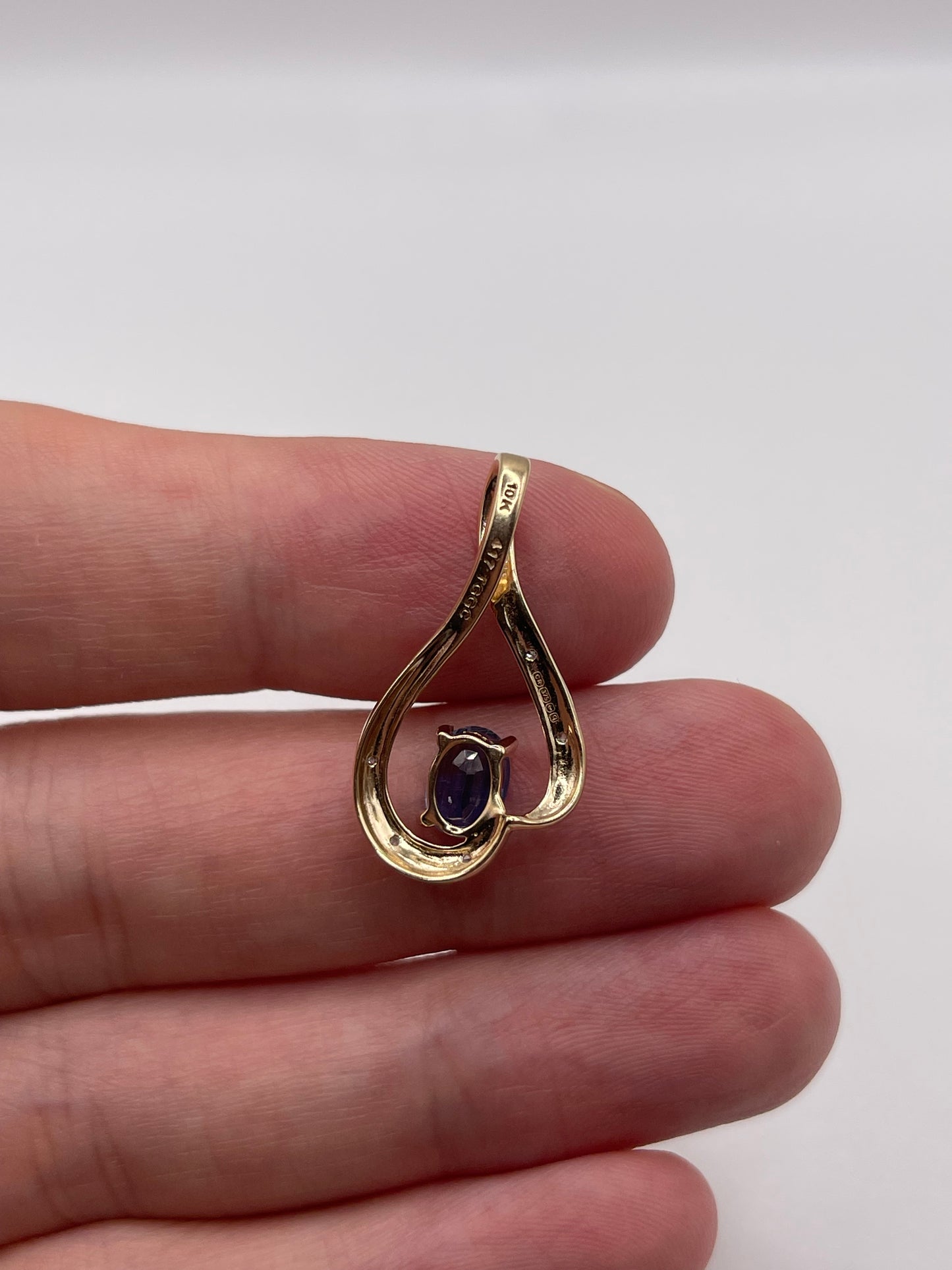 9ct gold kyanite and diamond pendant
