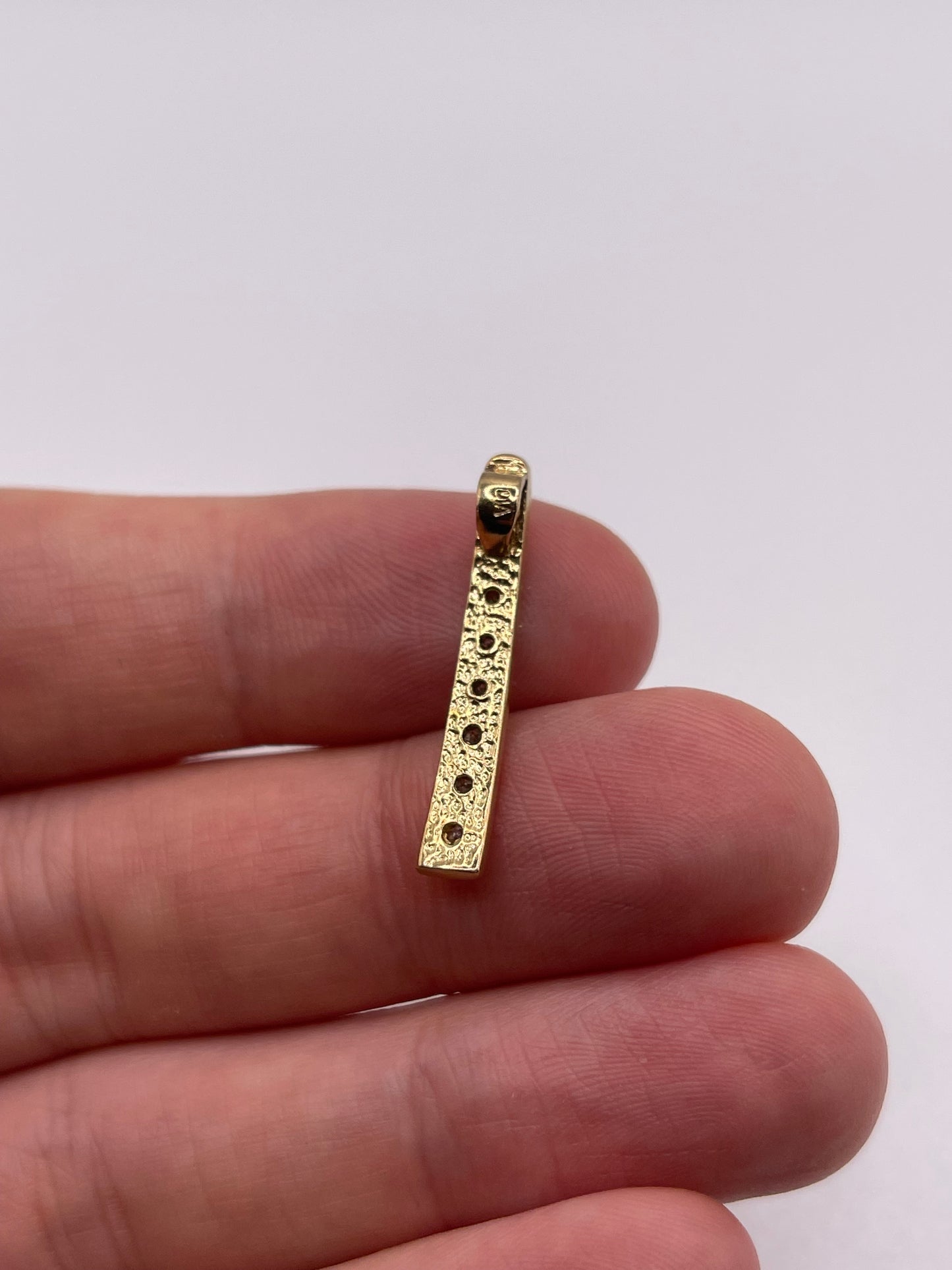 9ct gold diamond pendant