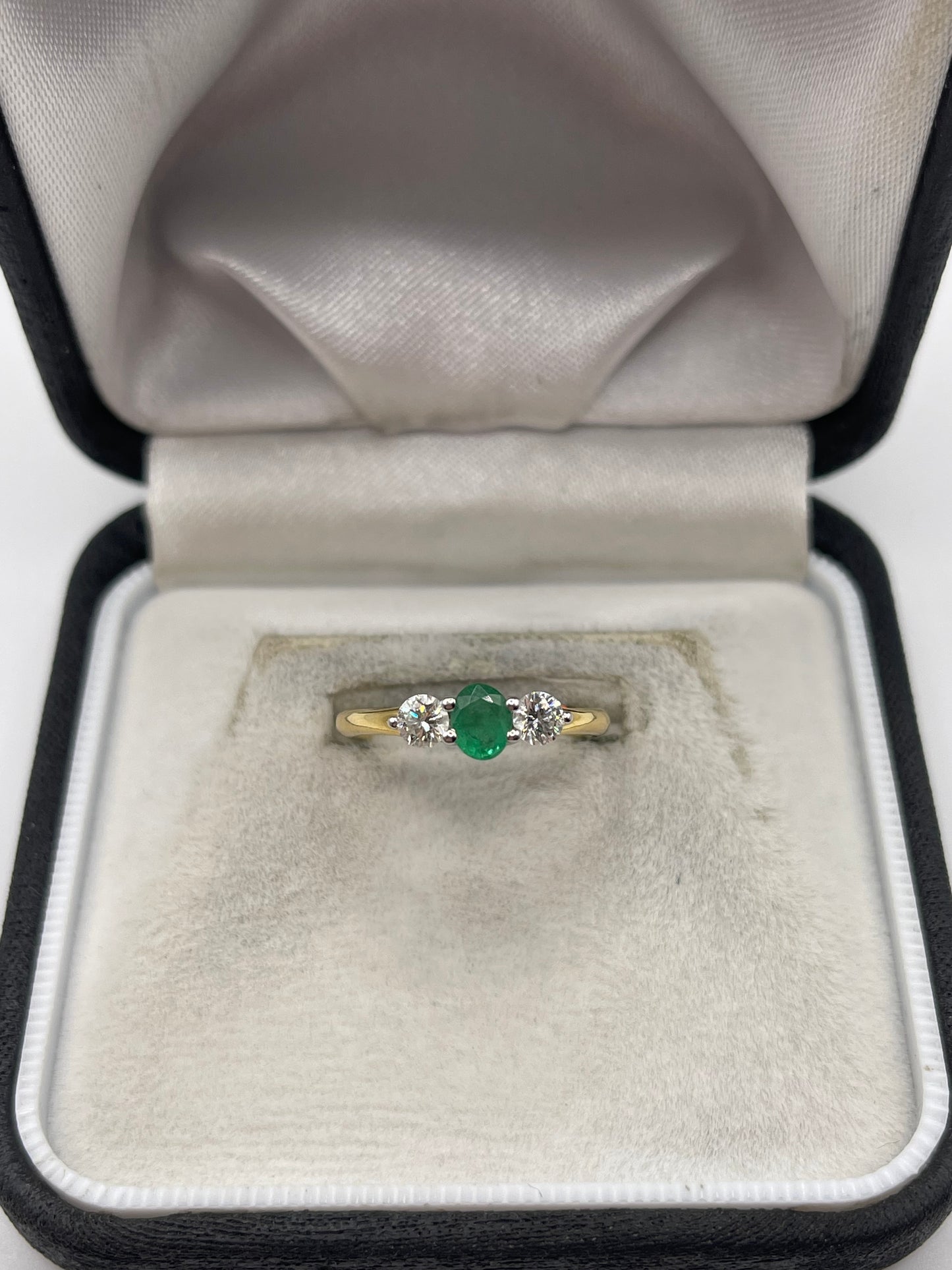 18ct gold emerald and diamond ring