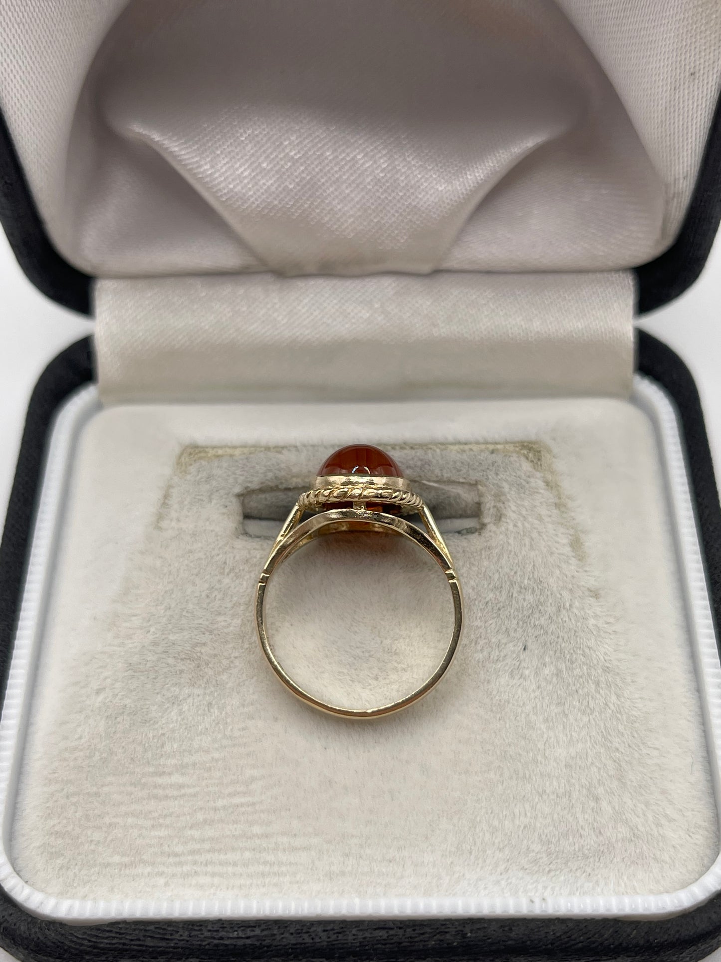 9ct gold agate ring