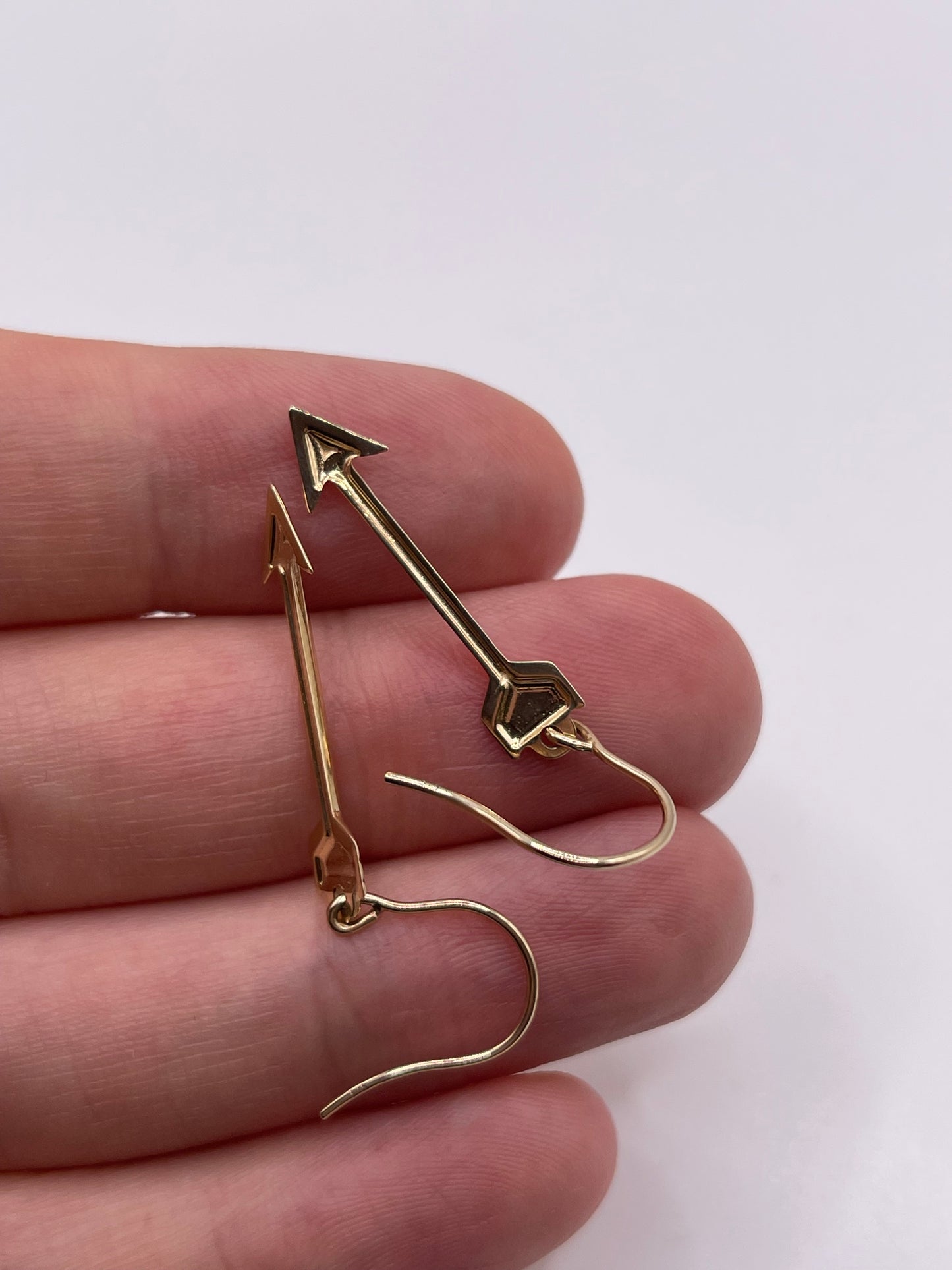 9ct gold arrow earrings