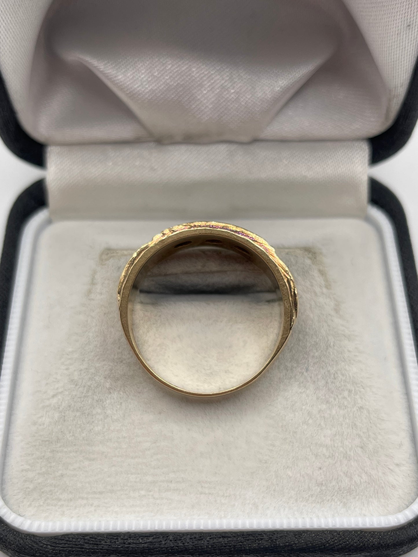 9ct gold garnet gypsy ring