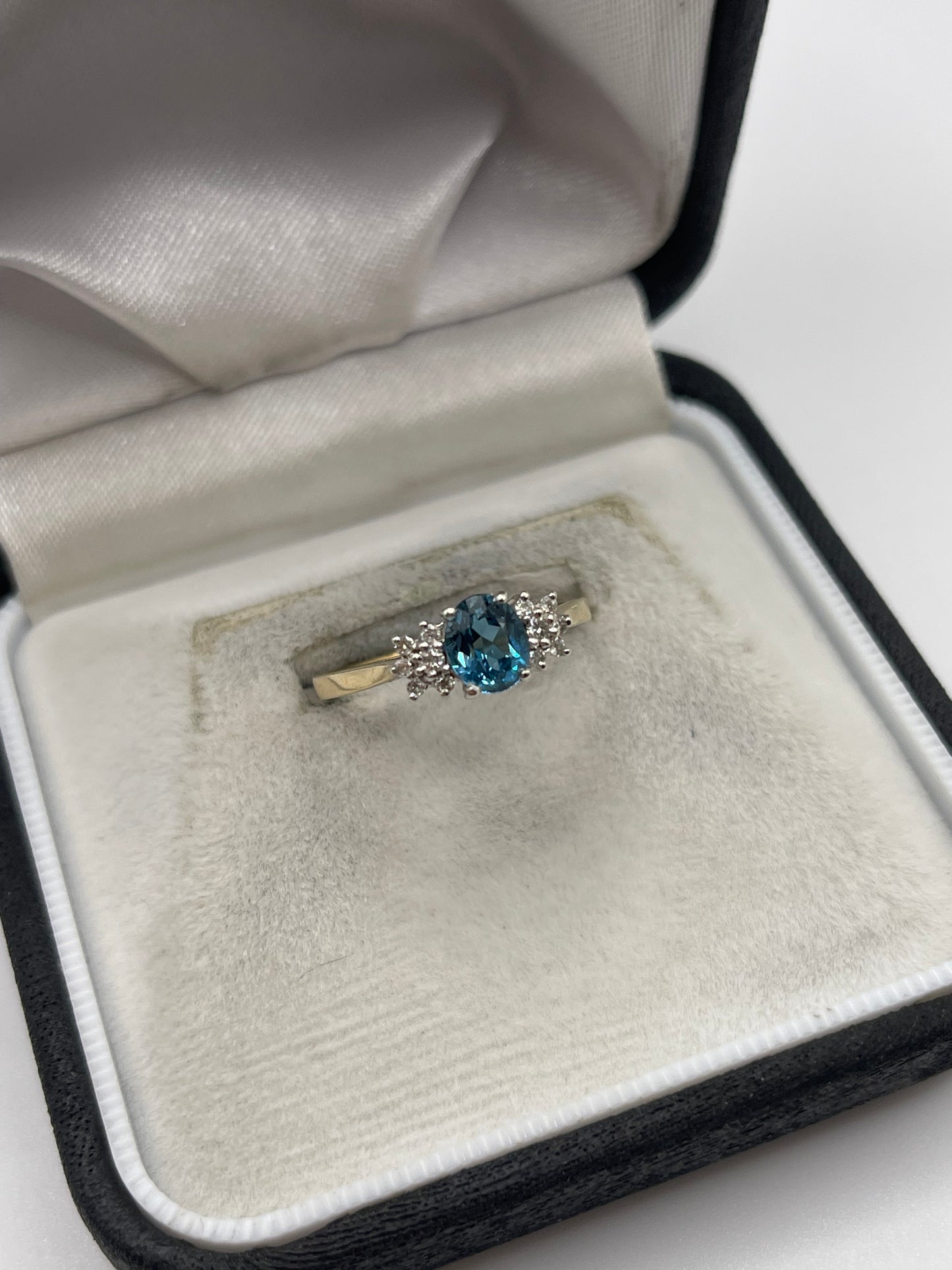 9ct gold topaz and diamond ring