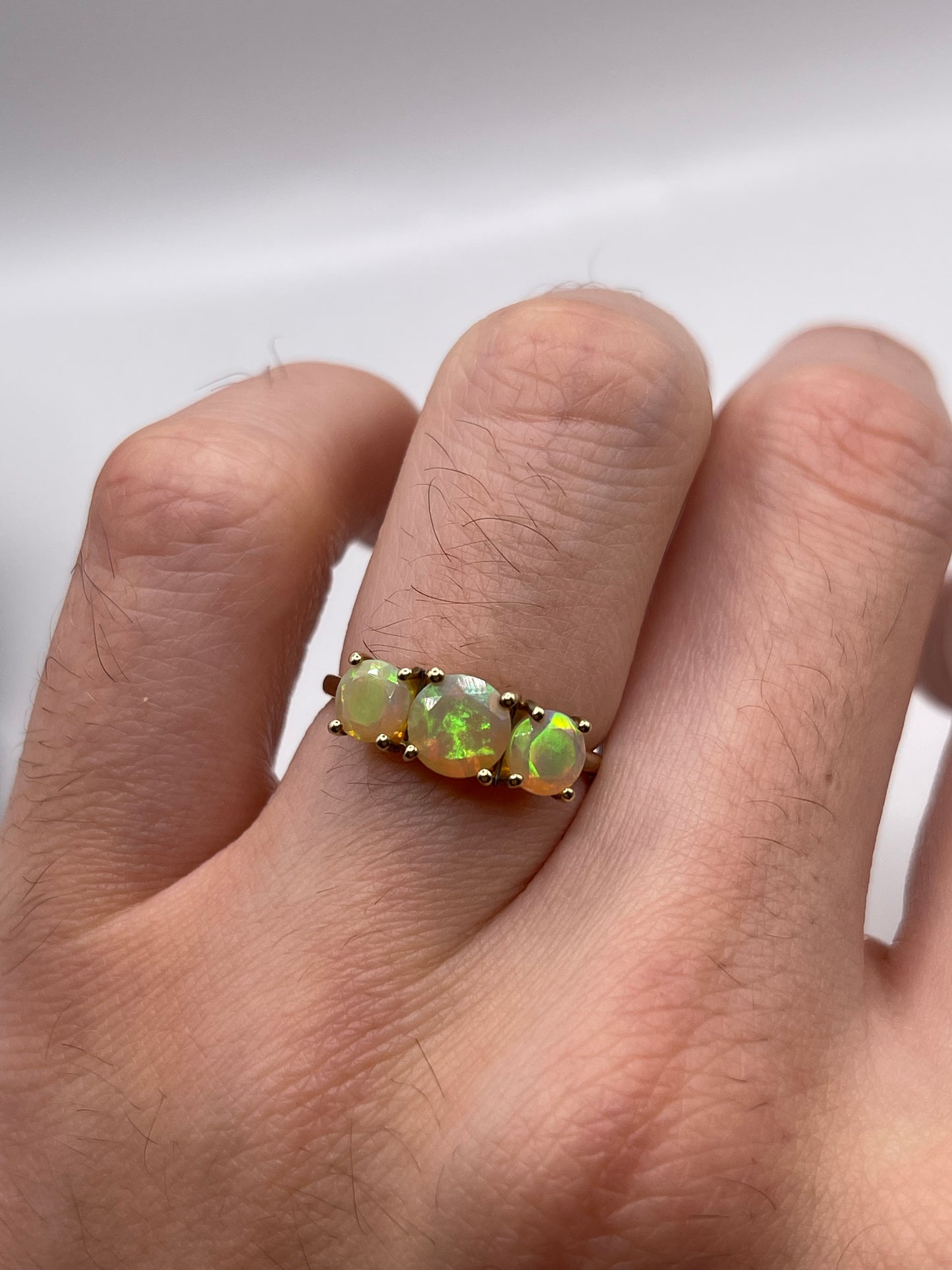 9ct gold opal ring