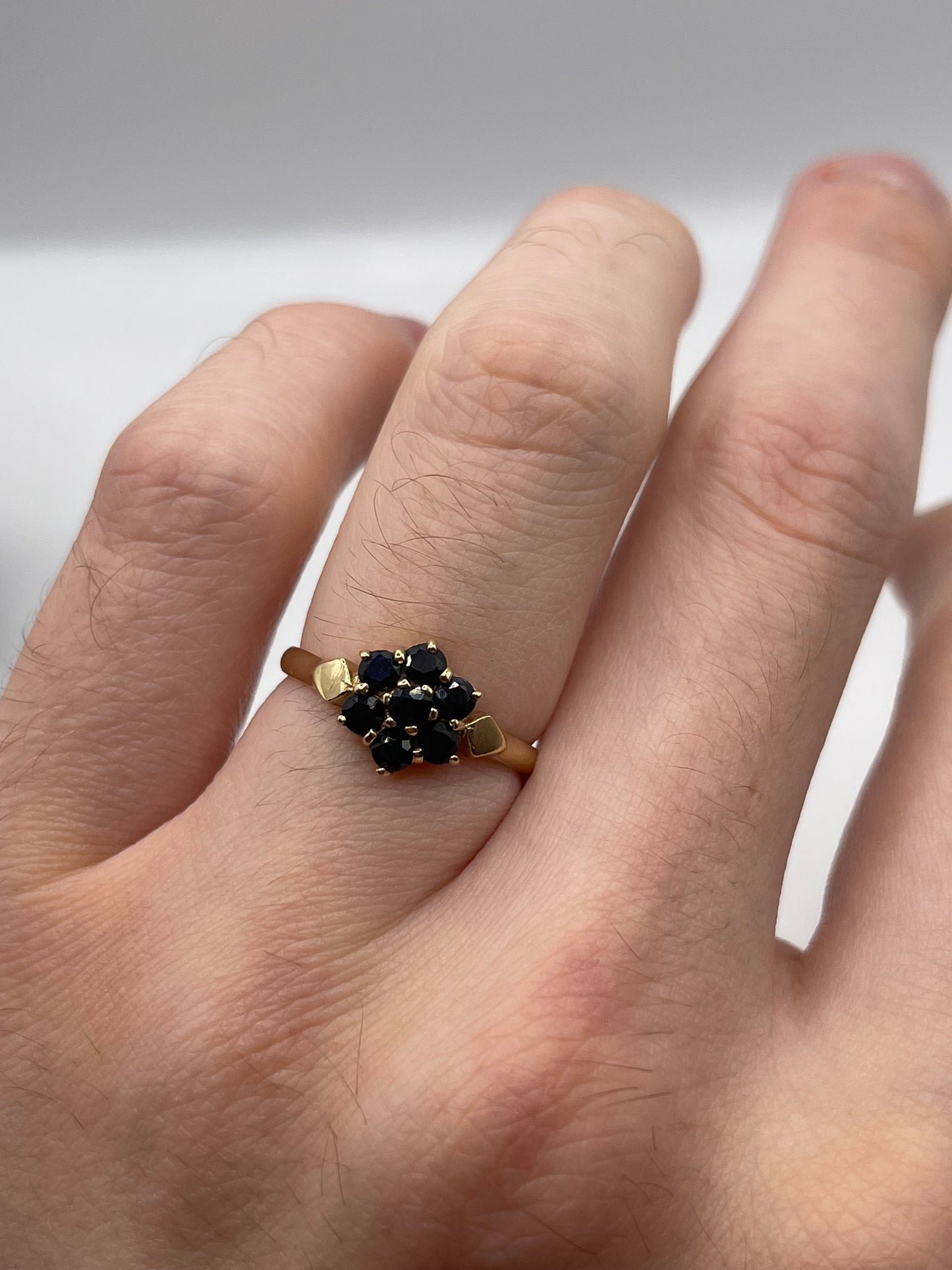 9ct gold sapphire cluster ring