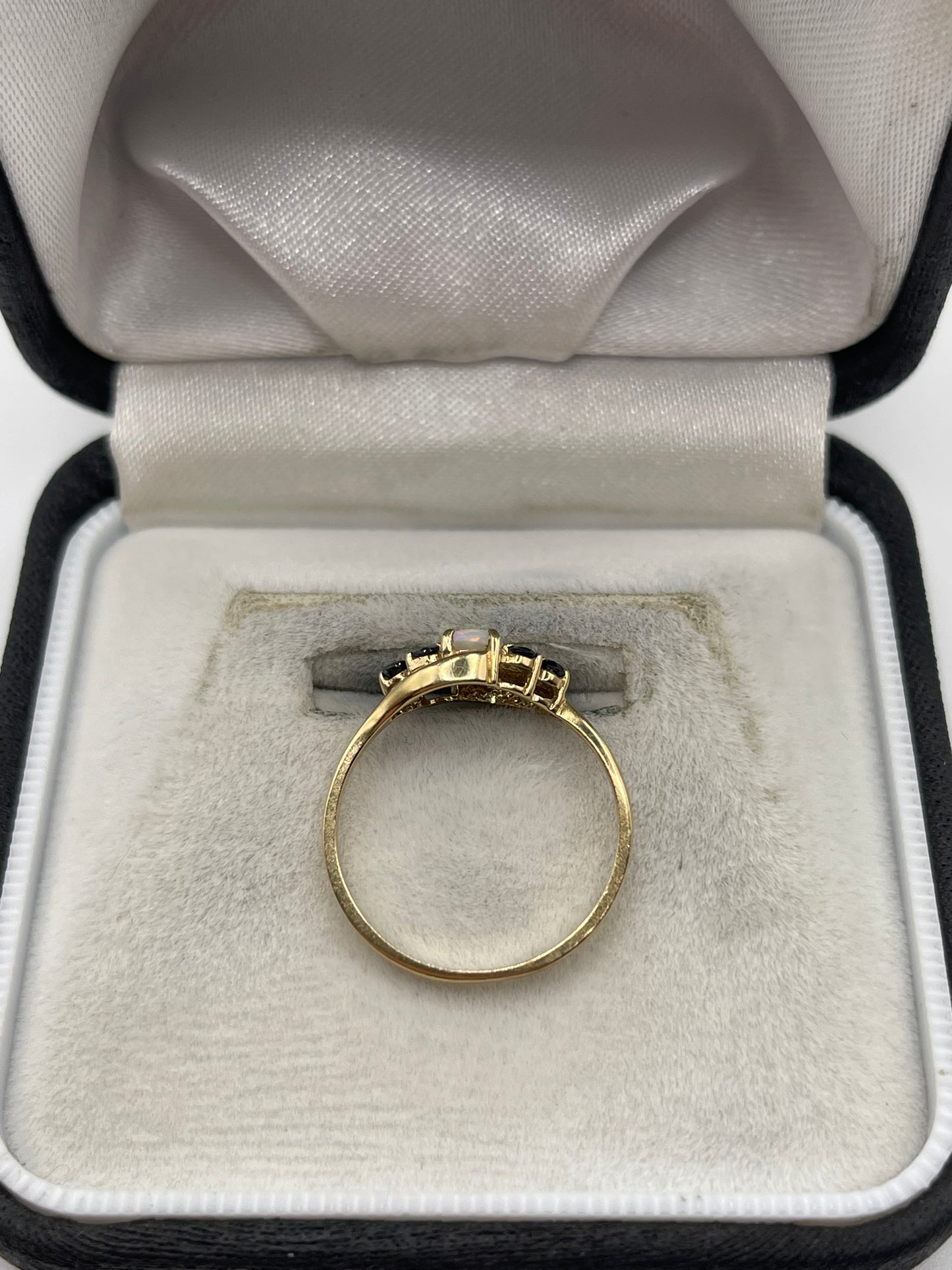9ct gold opal and sapphire ring