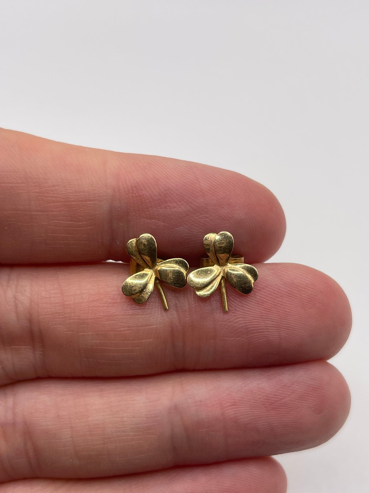 9ct gold clover earrings