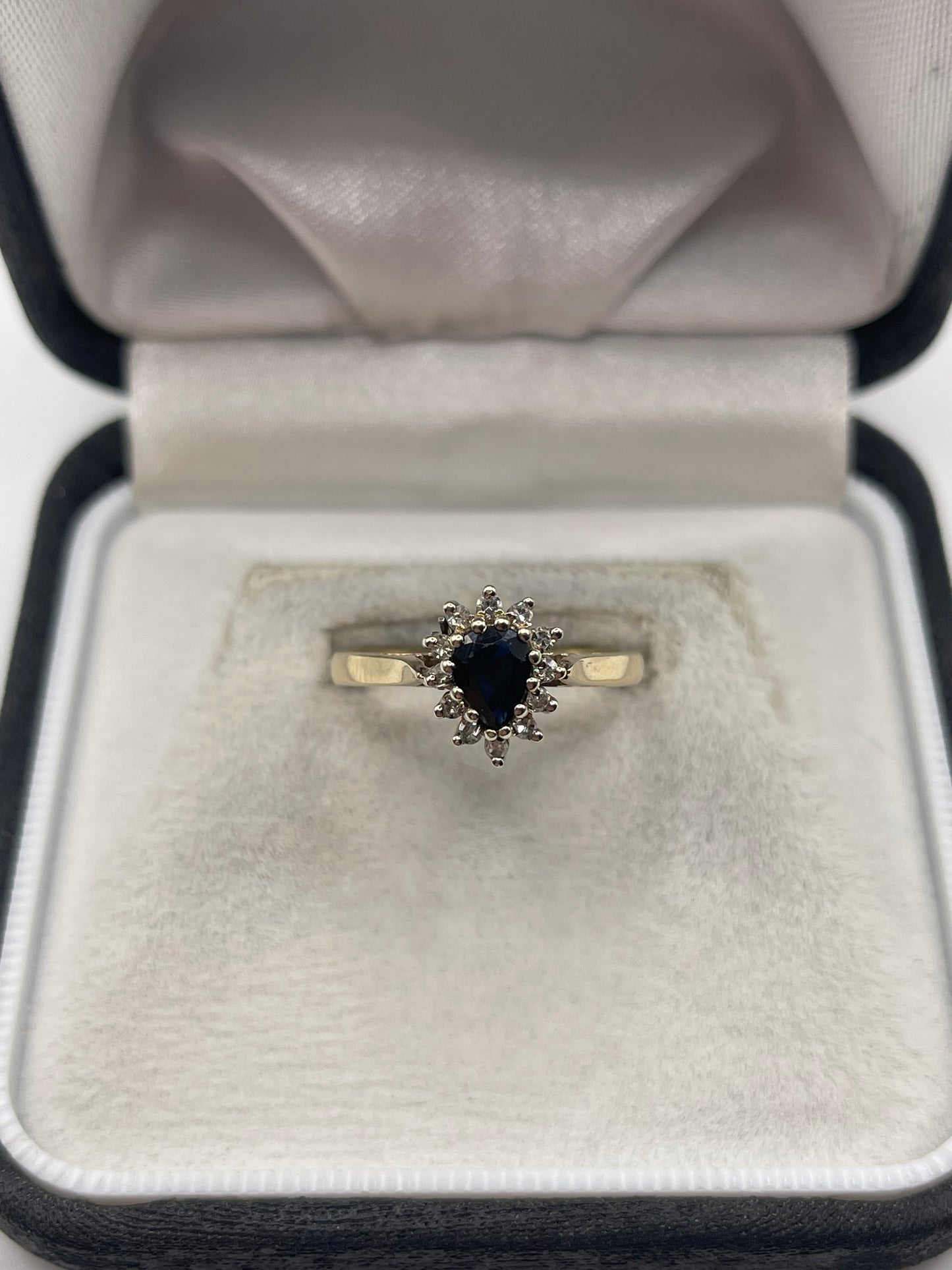 9ct gold sapphire and diamond ring