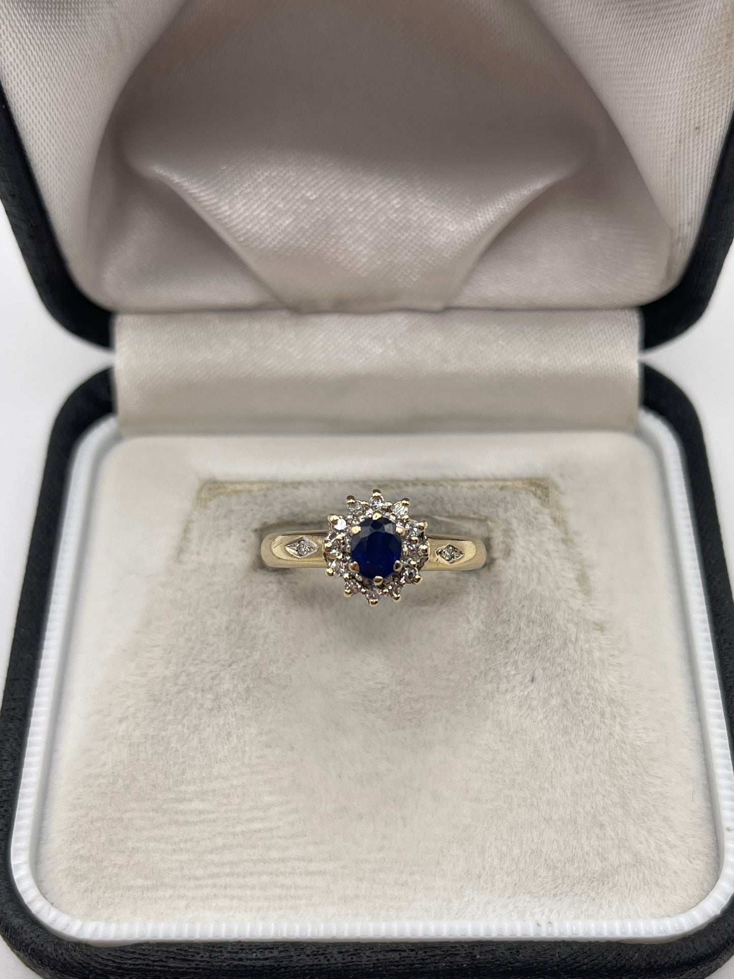 9ct gold sapphire and diamond ring