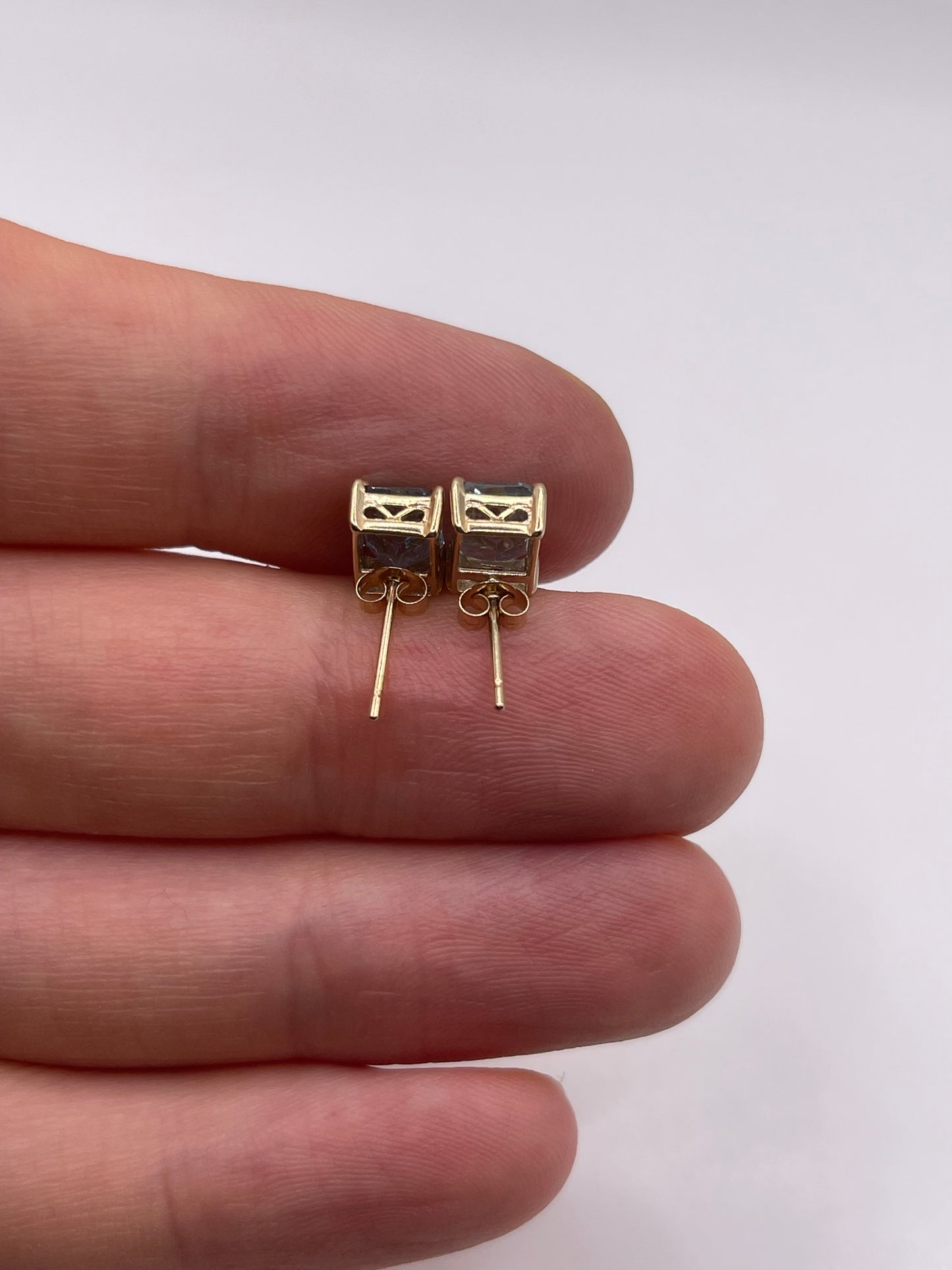 9ct gold aquamarine earrings