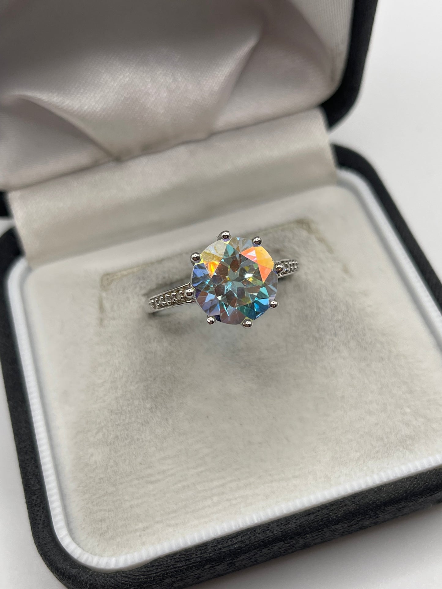 9ct white gold topaz and diamond ring