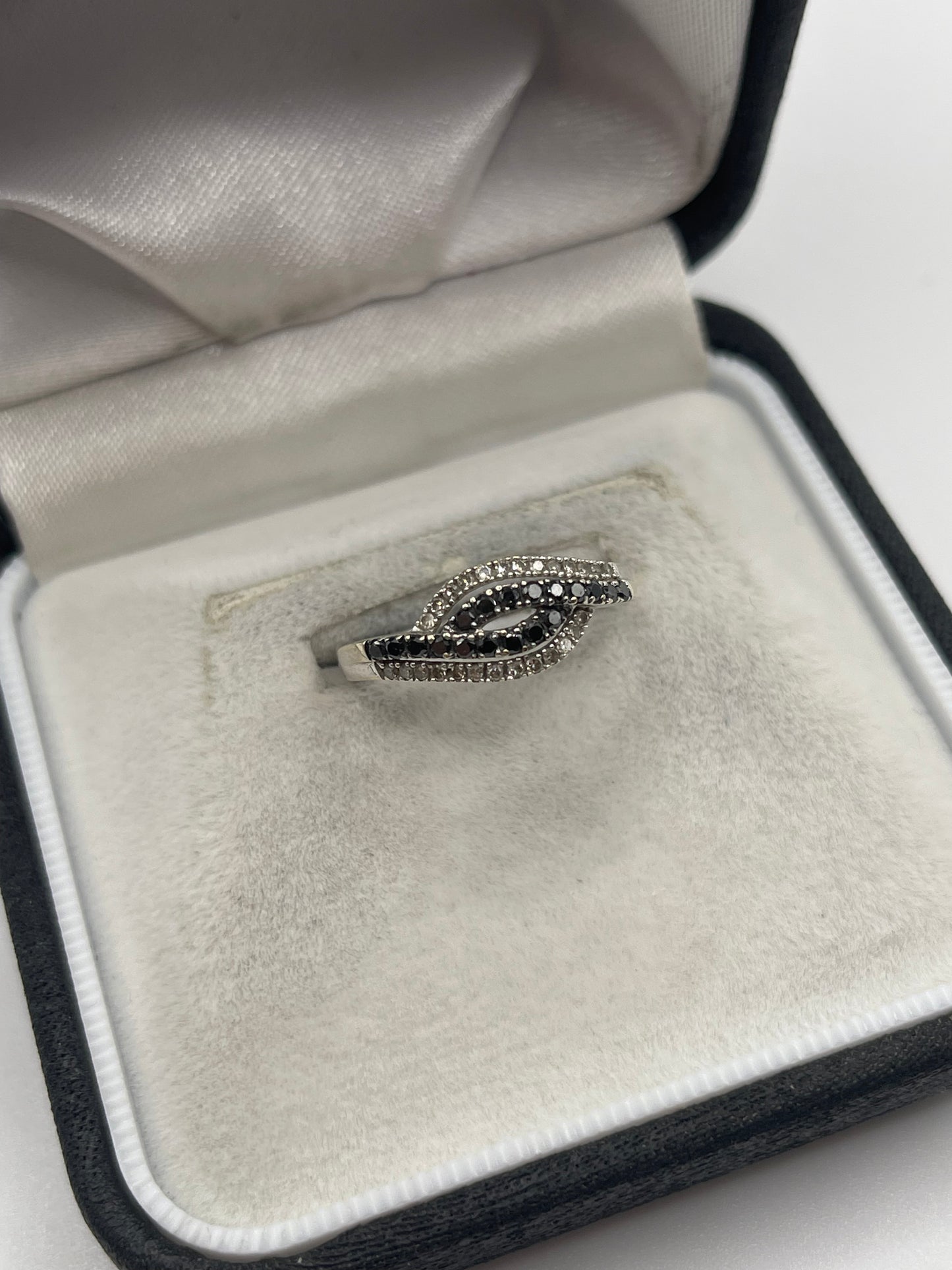 9ct white gold diamond cluster ring