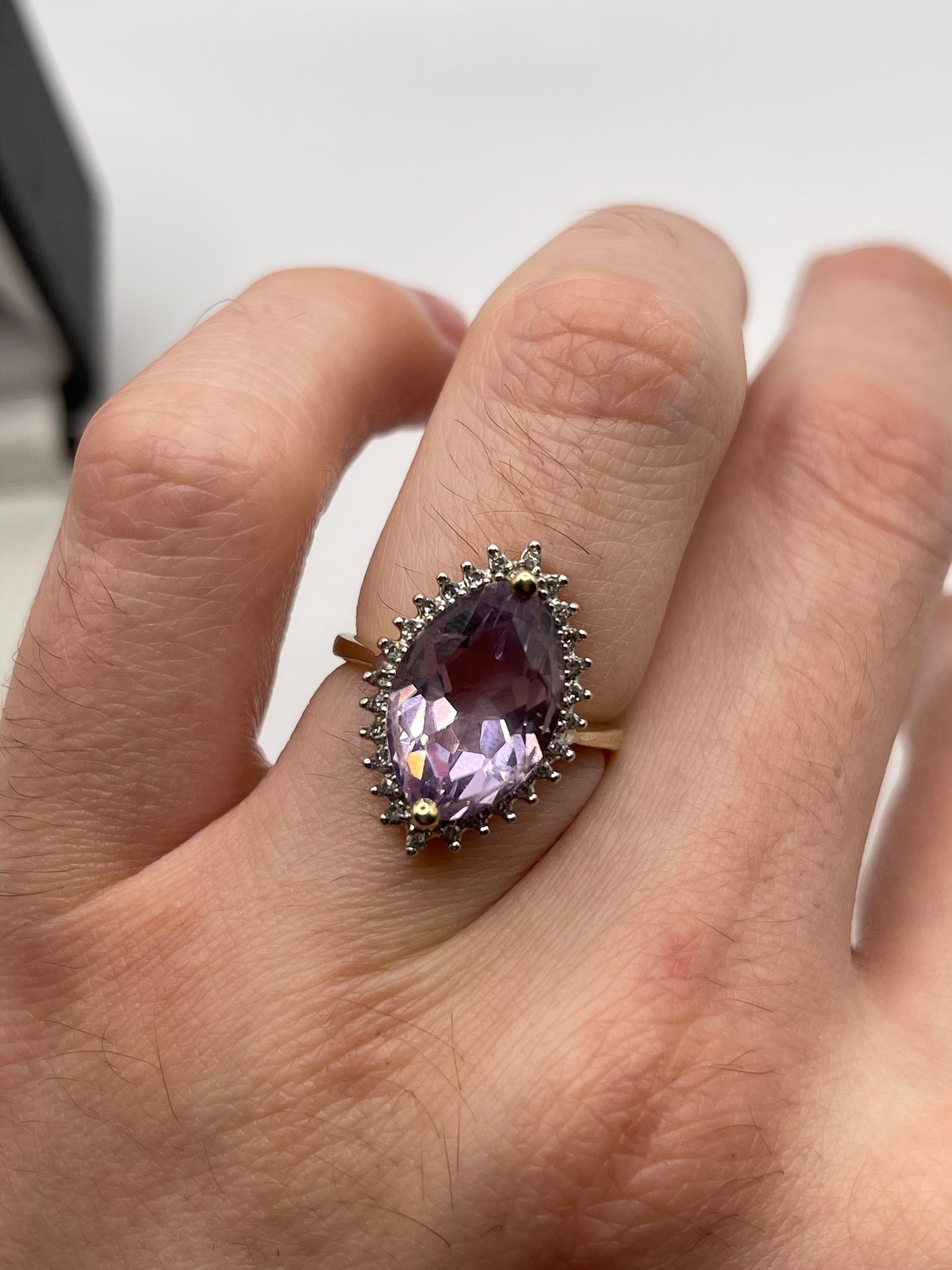 9ct gold amethyst and diamond ring