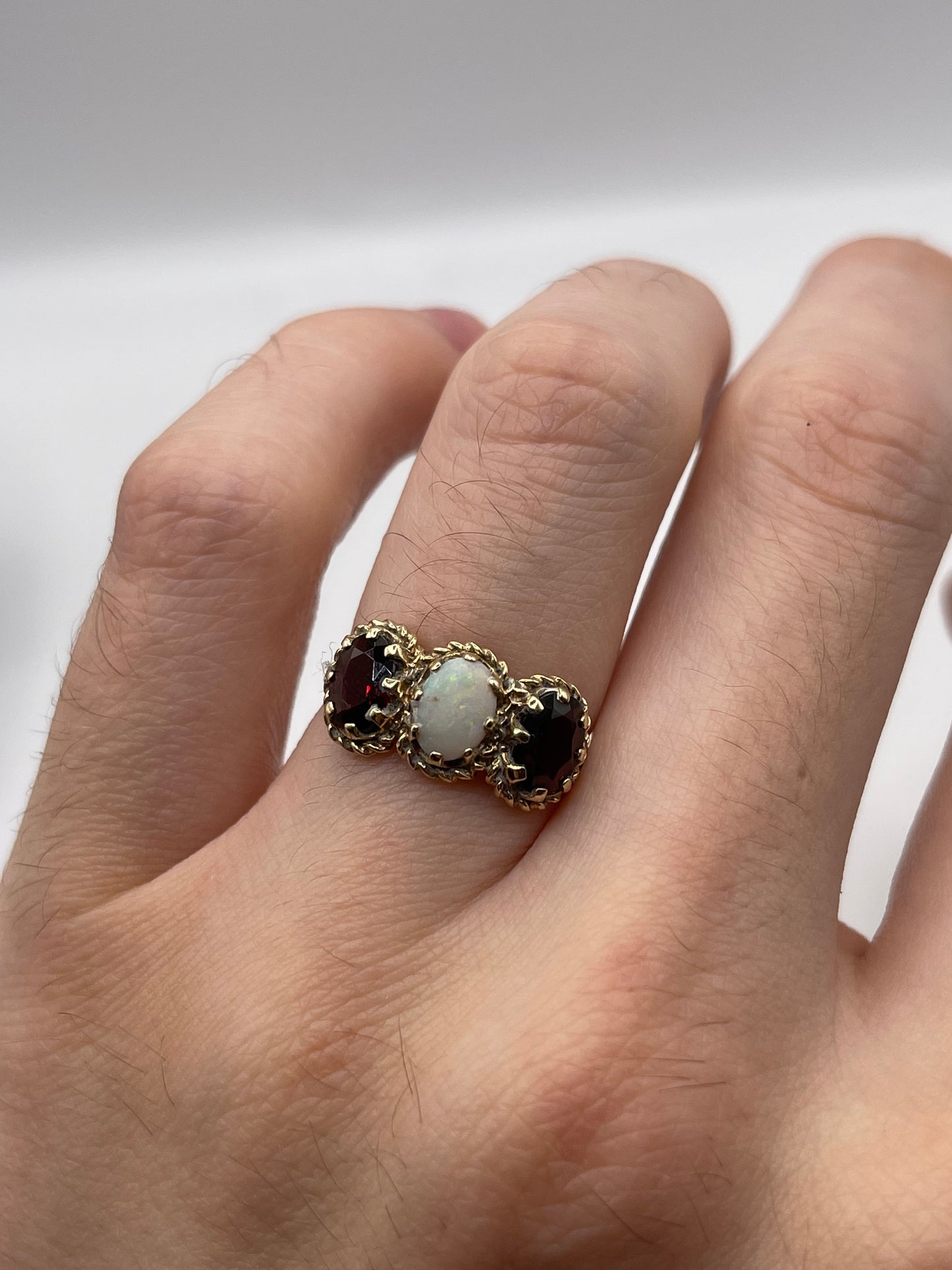 9ct gold opal and garnet ring
