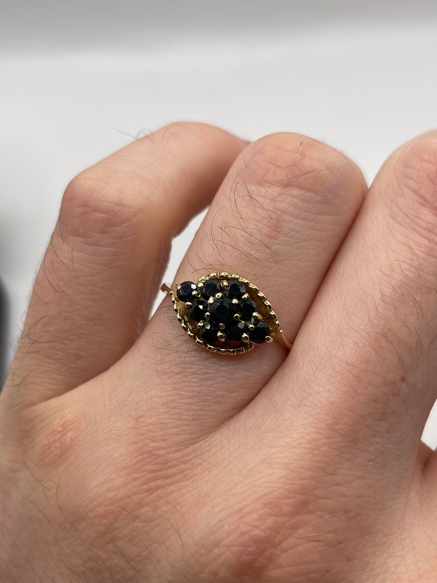 9ct gold sapphire cluster ring