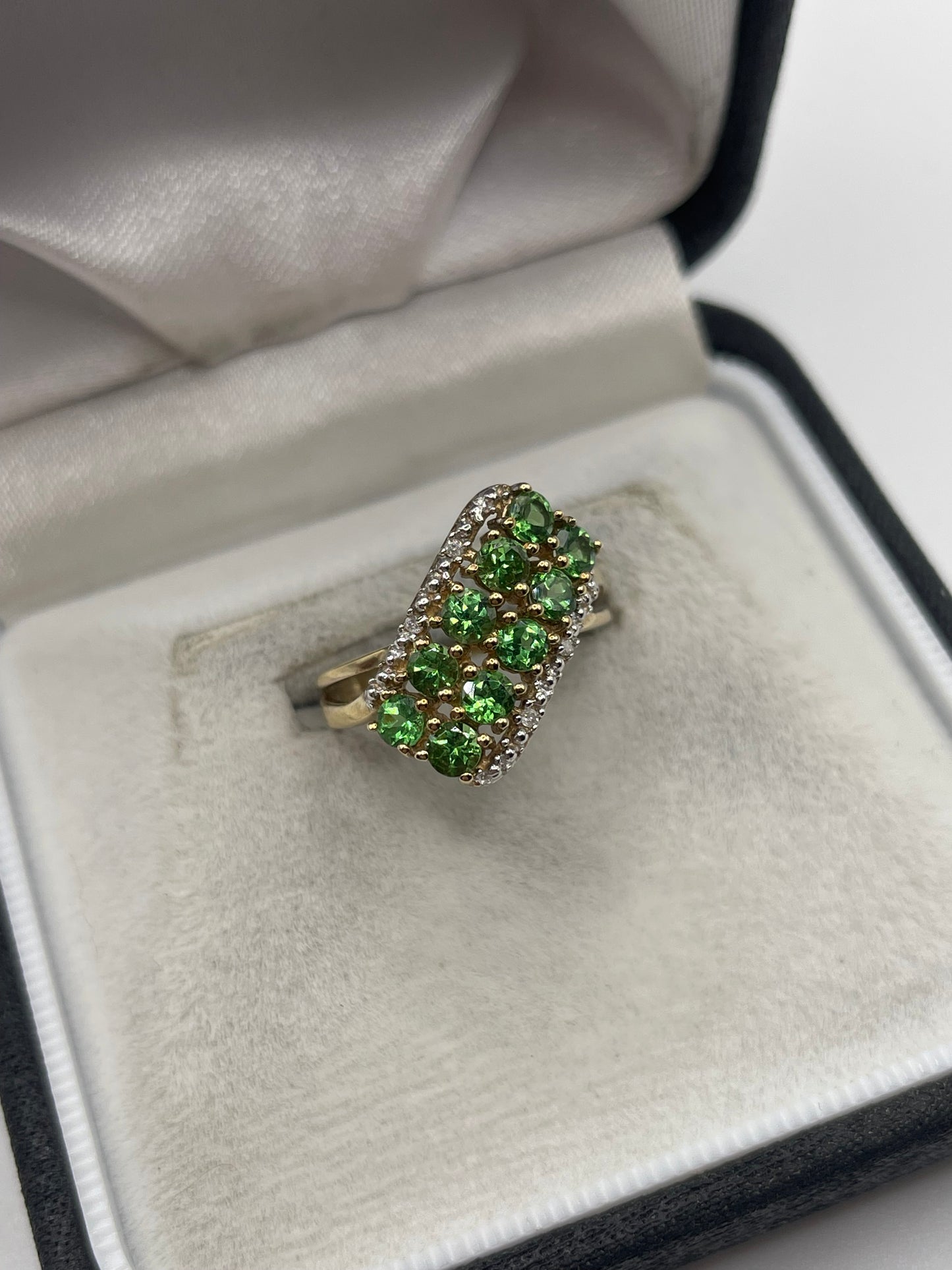 9ct gold tsavorite garnet and diamond ring