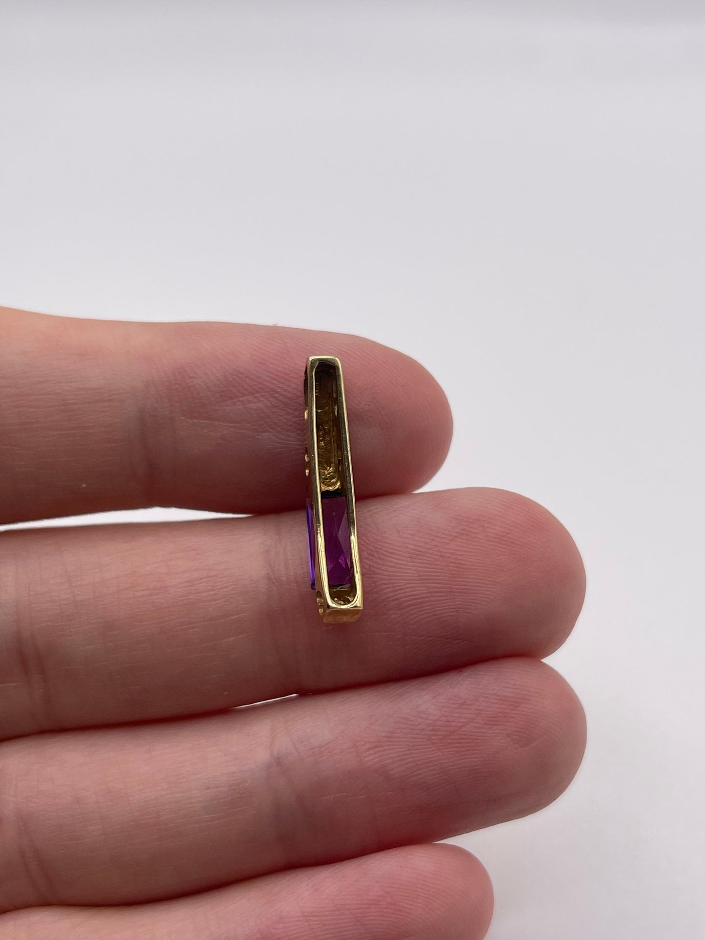 9ct gold amethyst pendant