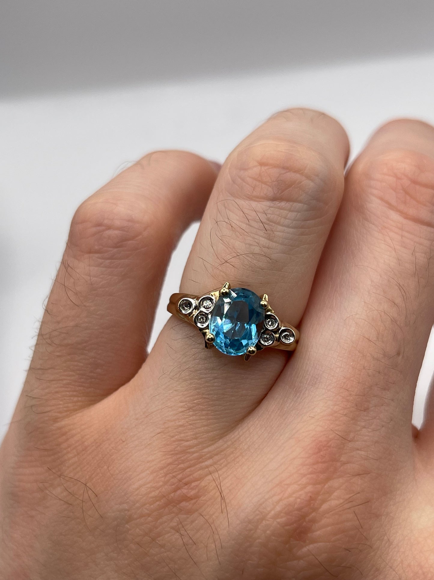 9ct gold topaz and diamond ring