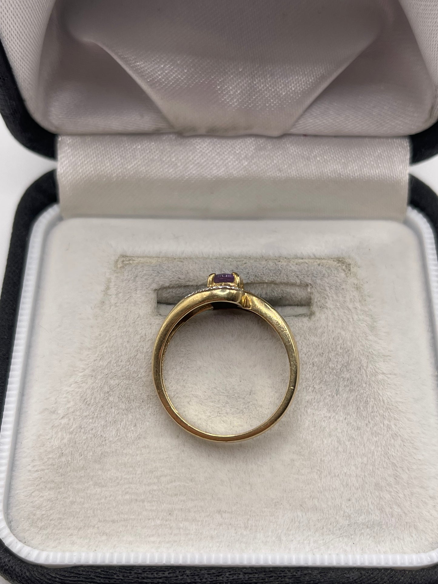 9ct gold amethyst and diamond ring