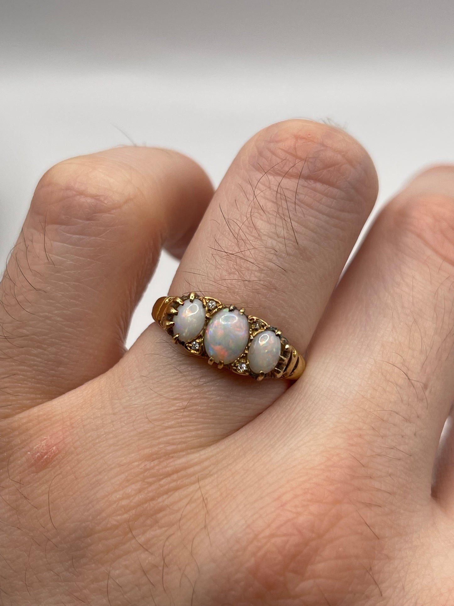 18ct gold opal and diamond ring