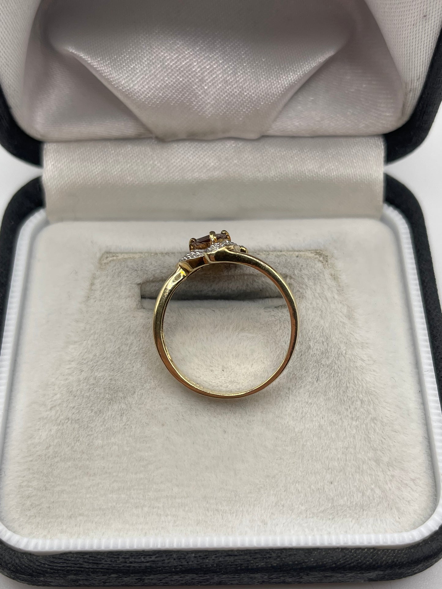 9ct gold quartz and diamond ring