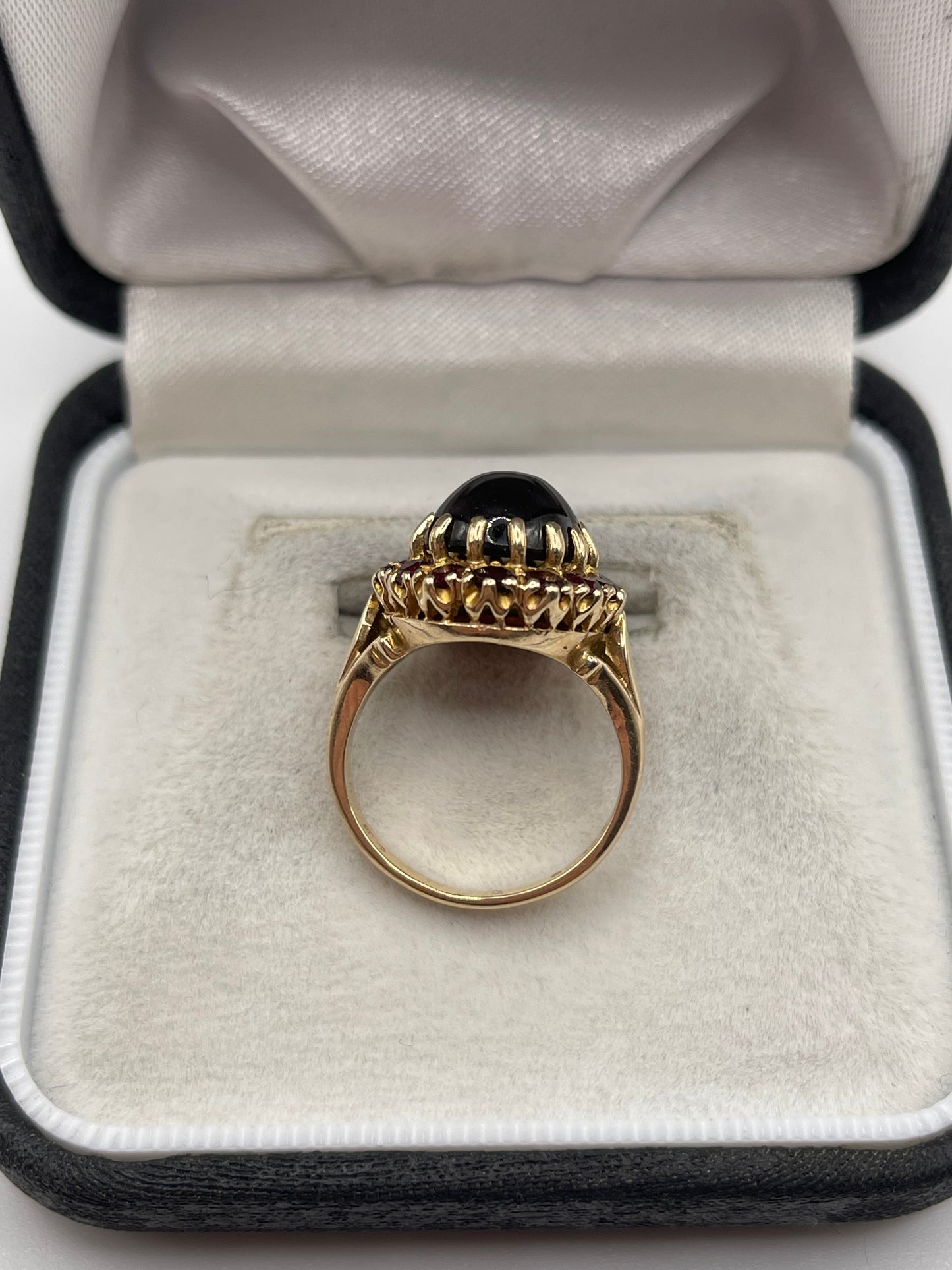 9ct gold garnet cluster ring