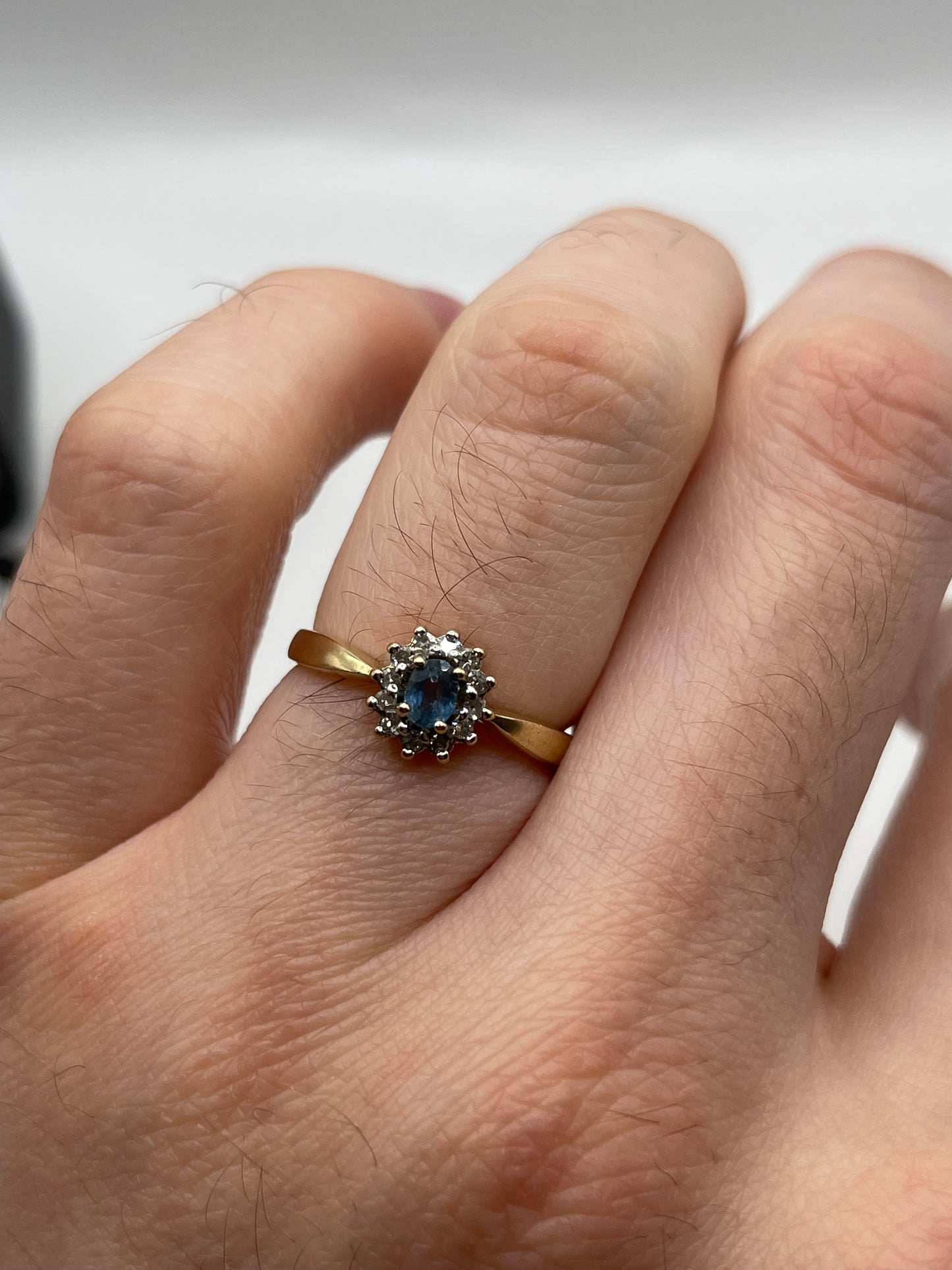 9ct gold sapphire and diamond ring