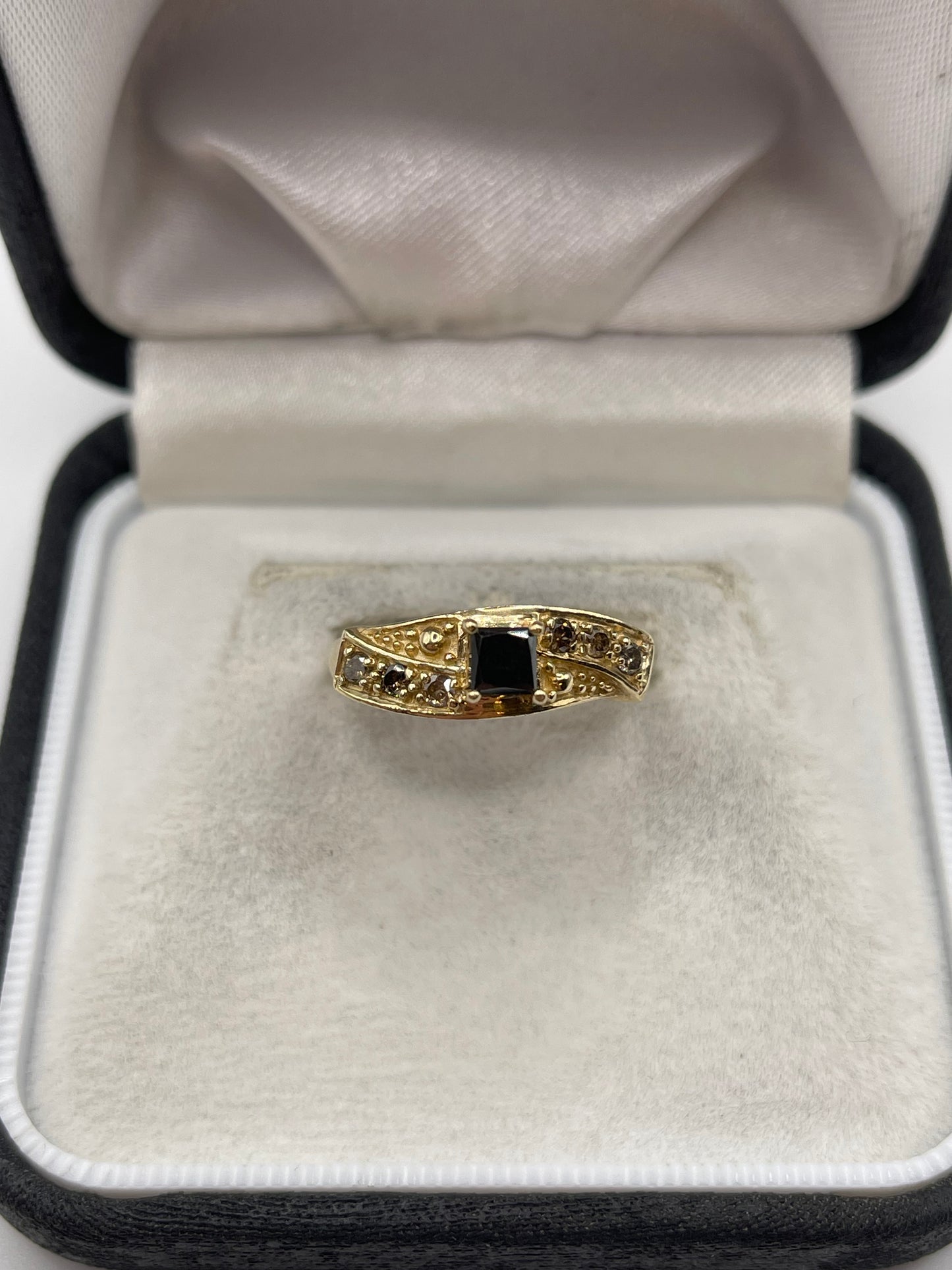 9ct gold diamond cluster ring