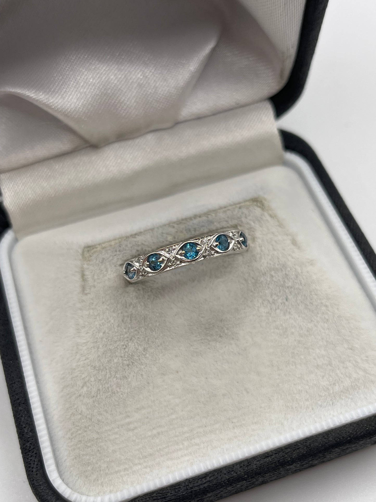 9ct gold topaz and diamond ring