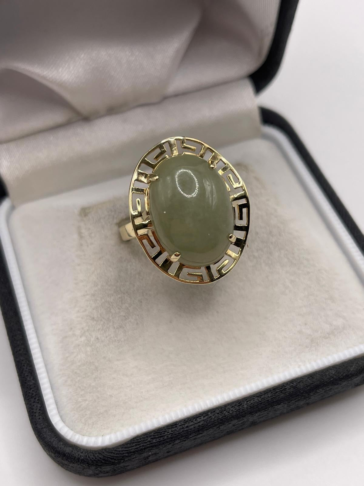 14ct gold jade ring