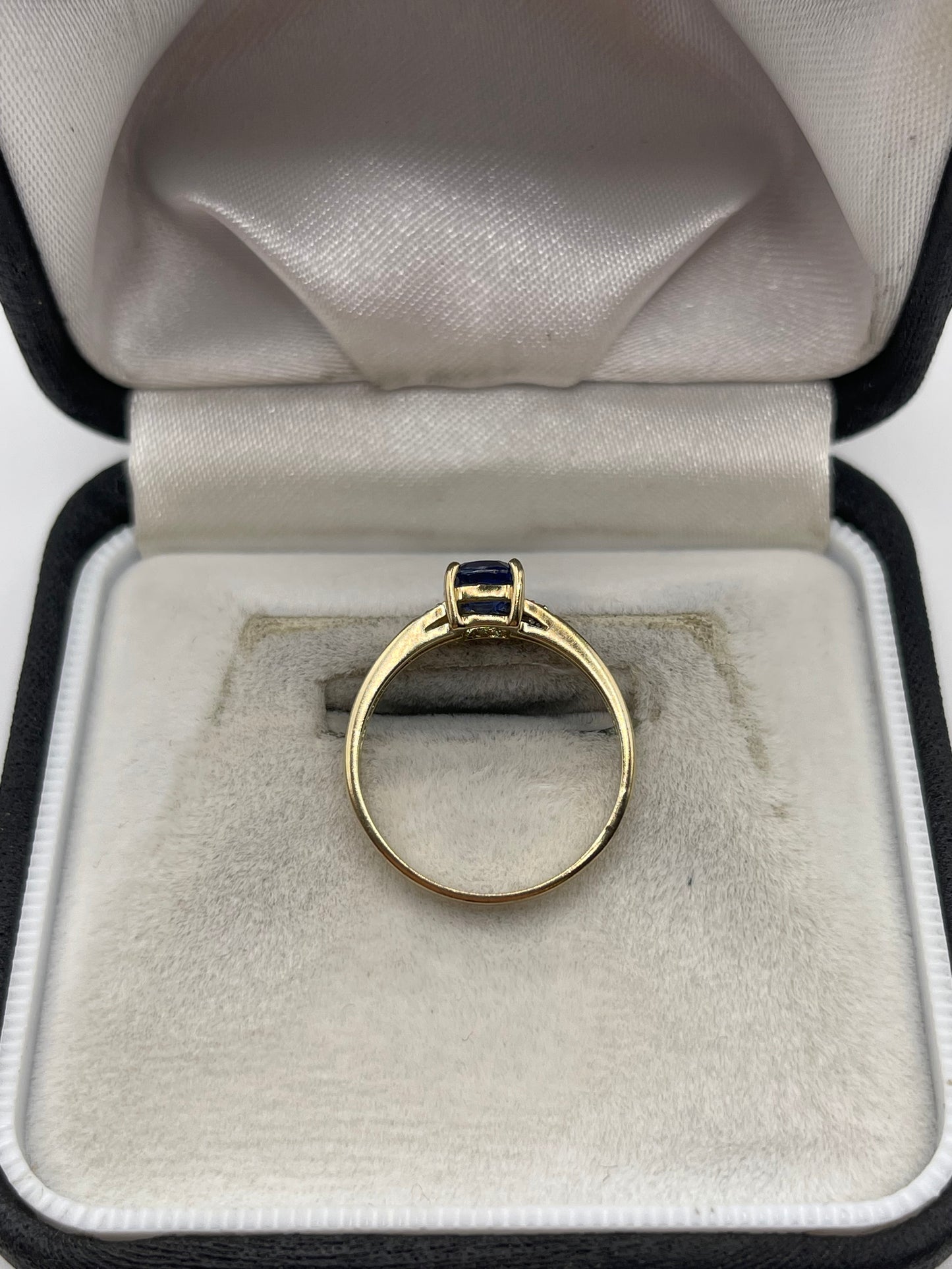 9ct gold kyanite and diamond ring