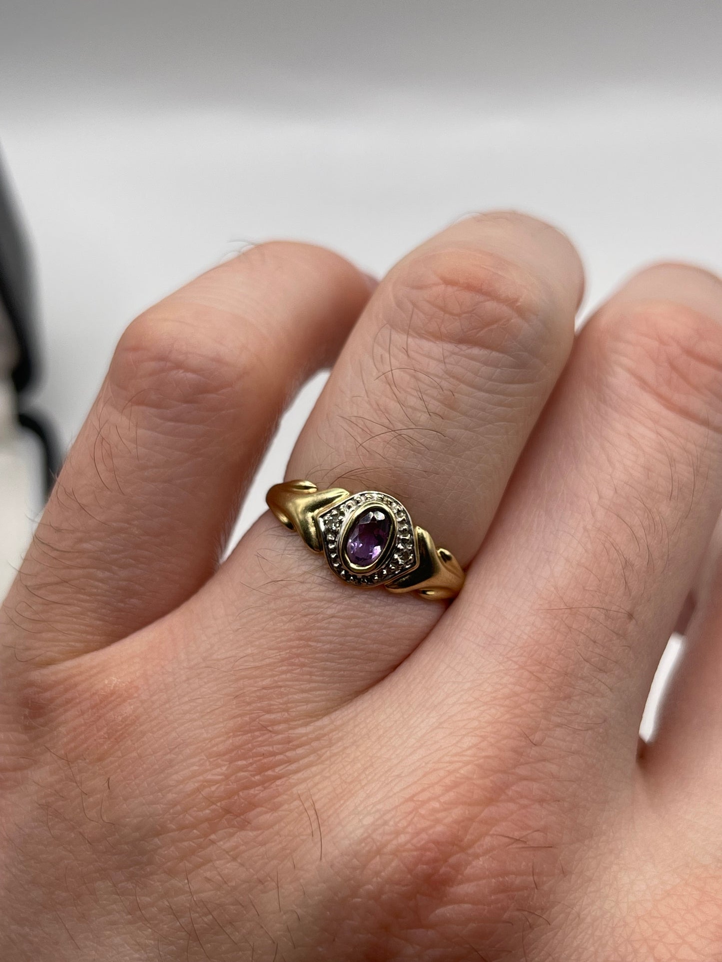 9ct gold amethyst and diamond ring