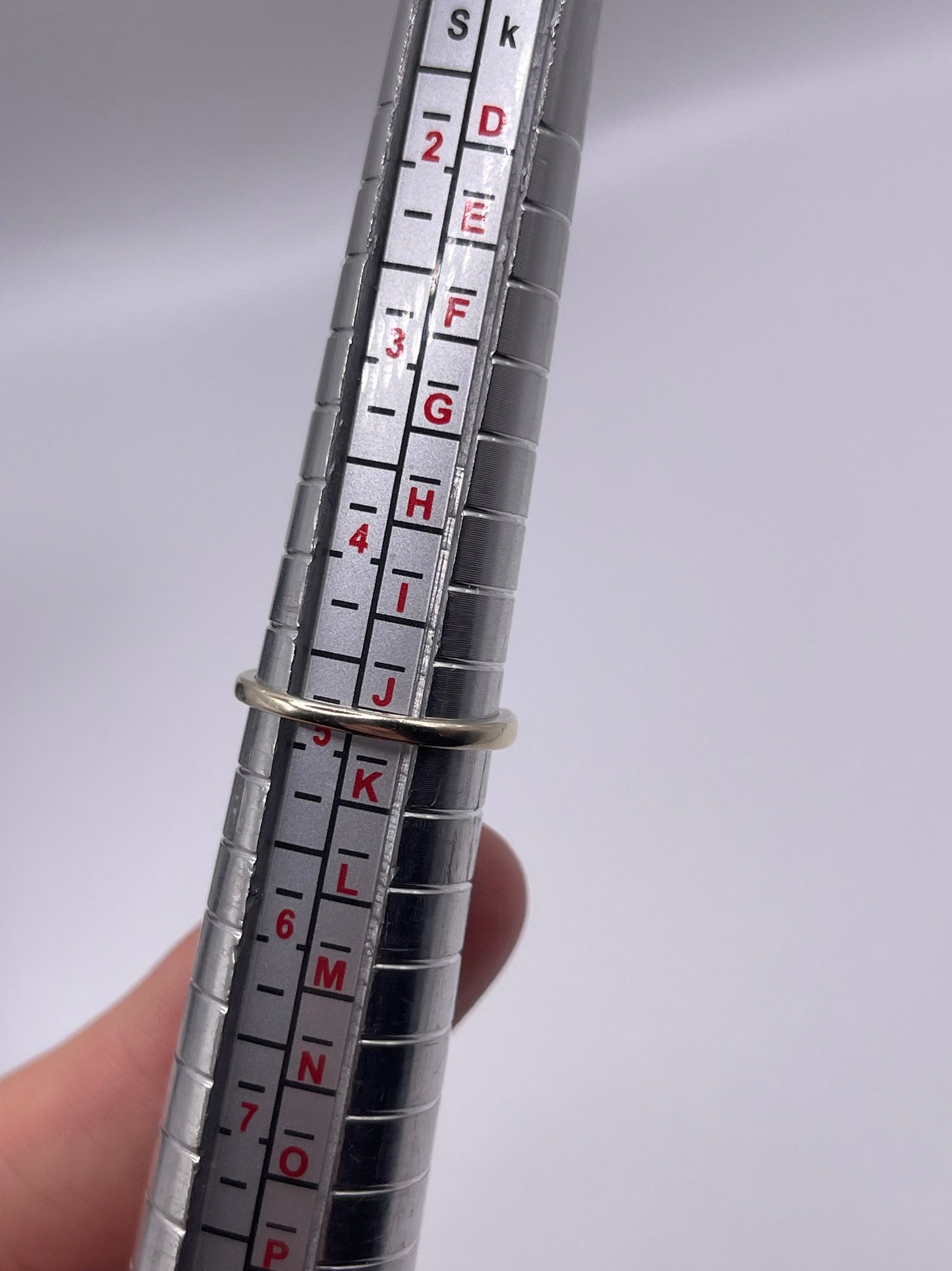 9ct white gold pink sapphire and diamond ring